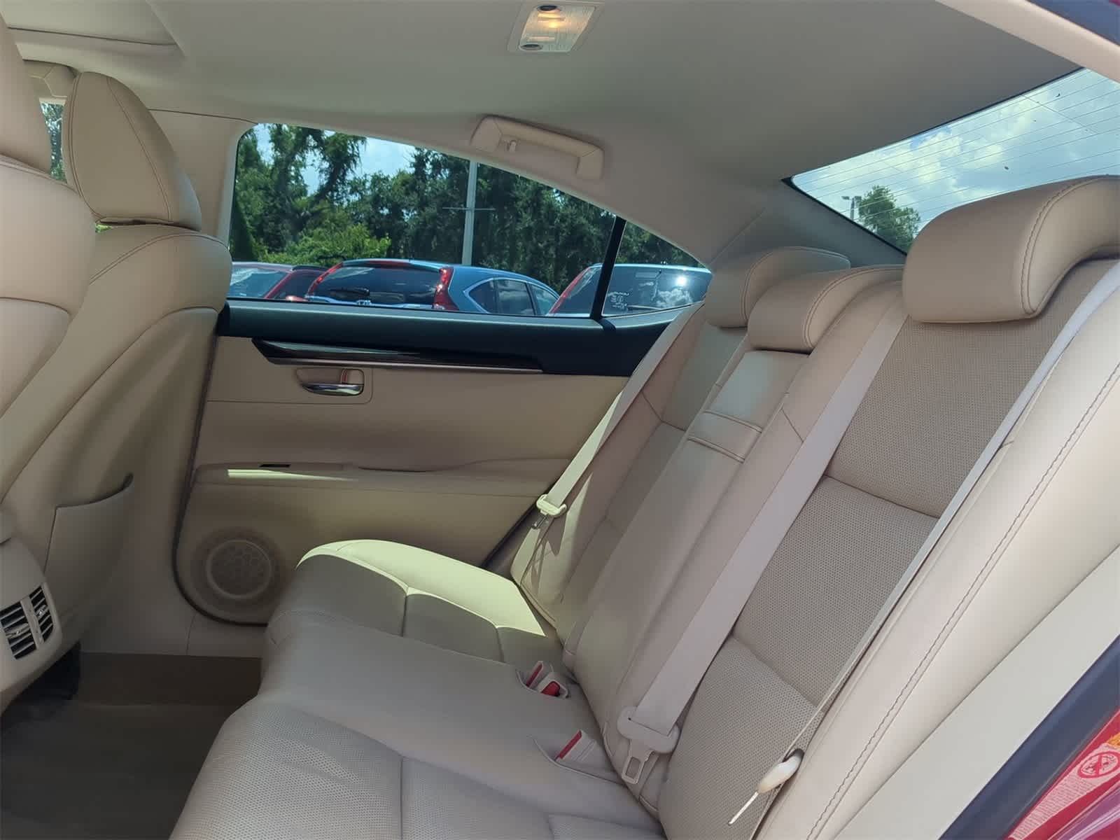 Thumbnail: 2015 Lexus ES - 13