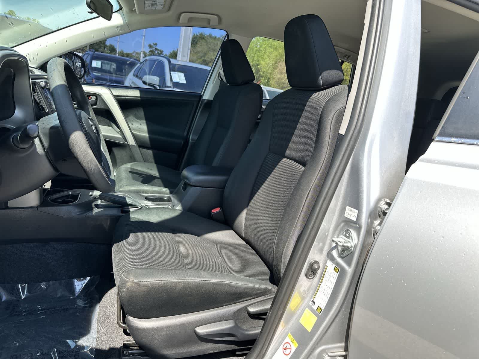 Thumbnail: 2016 Toyota RAV4 - 11