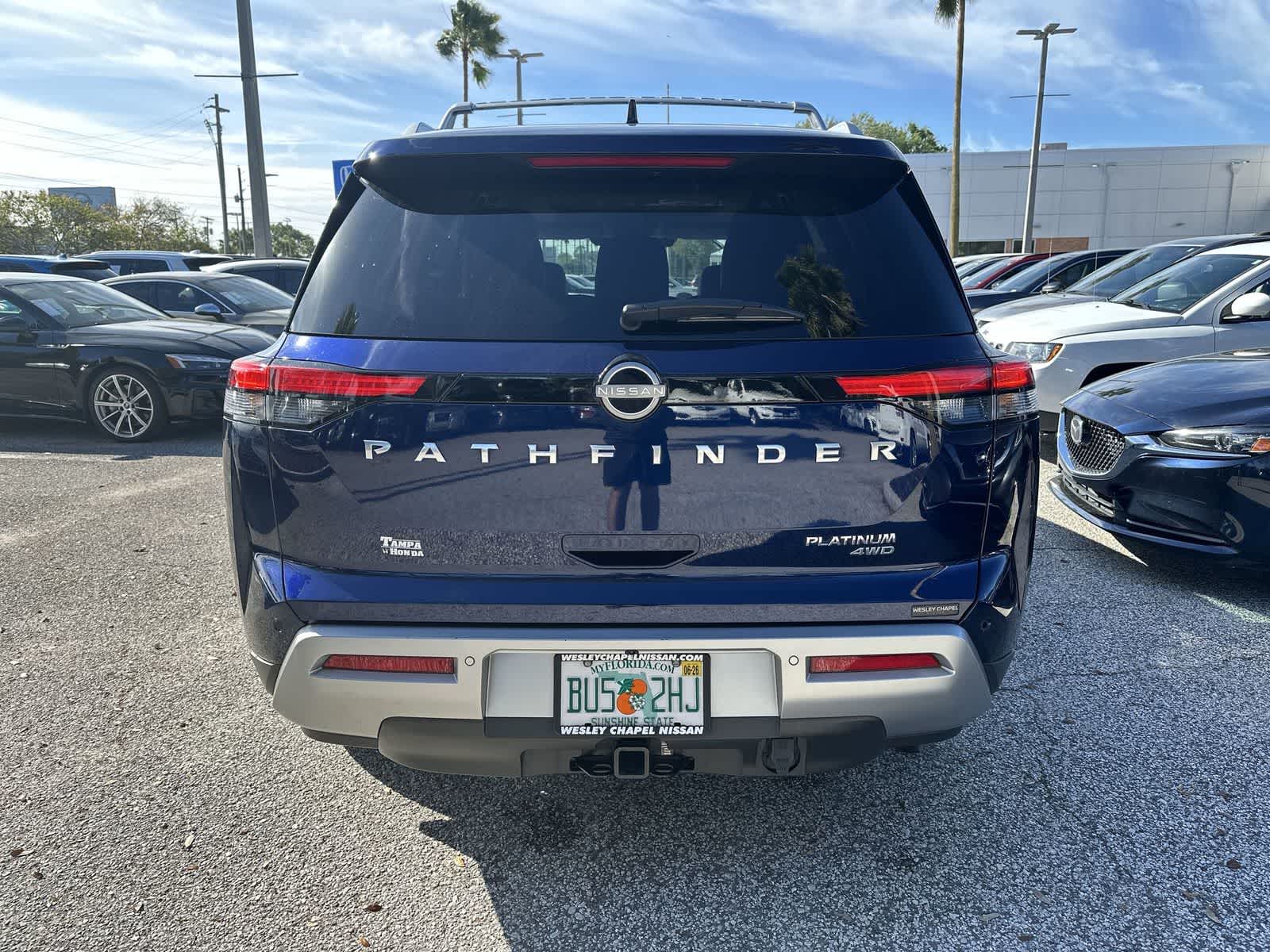 Thumbnail: 2023 Nissan Pathfinder - 7