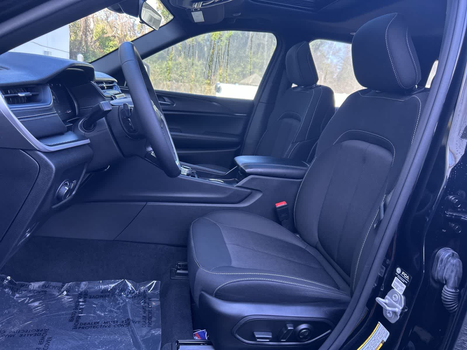 Thumbnail: 2025 Jeep Grand Cherokee - 13