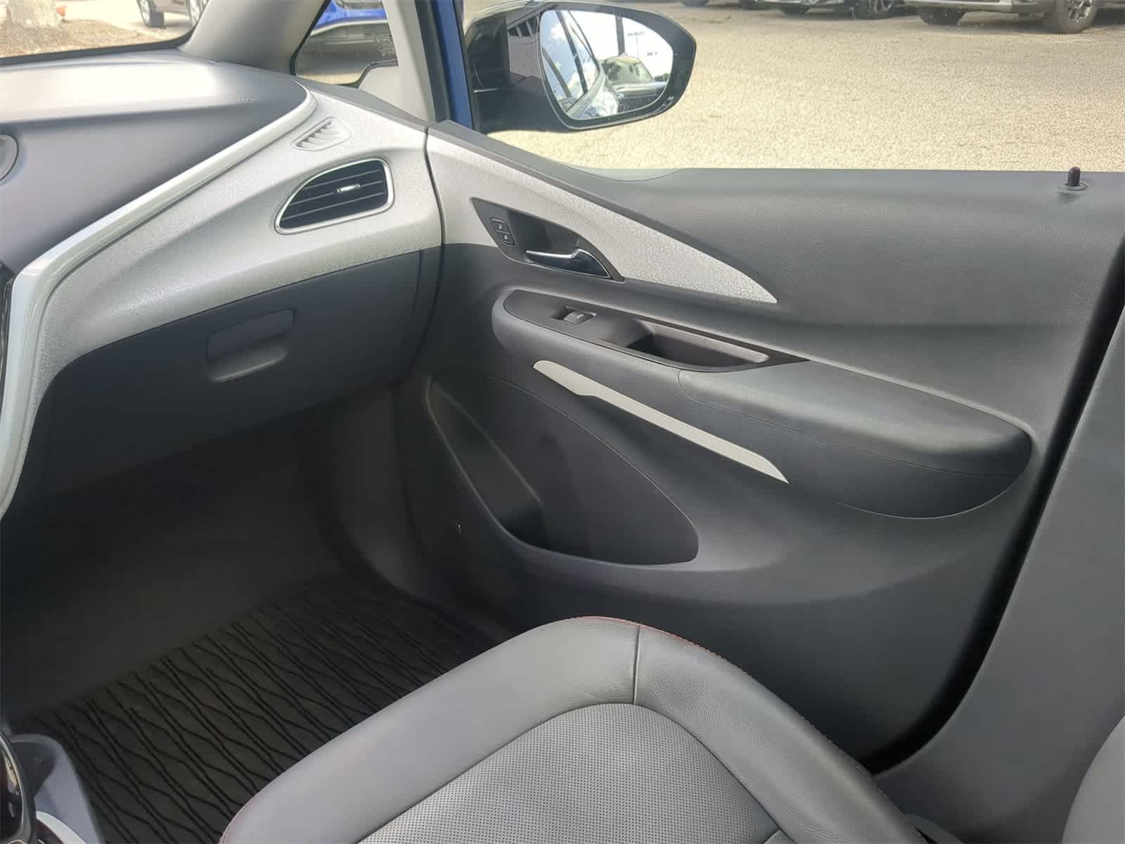 Thumbnail: 2019 Chevrolet Bolt EV - 16