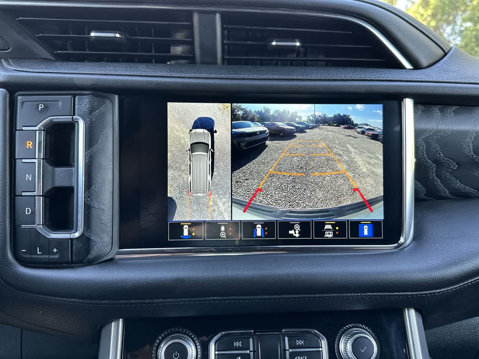 Thumbnail: 2023 GMC Yukon XL - 22