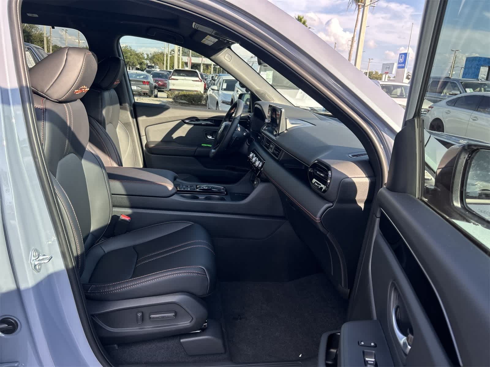 Thumbnail: 2025 Honda Pilot - 14