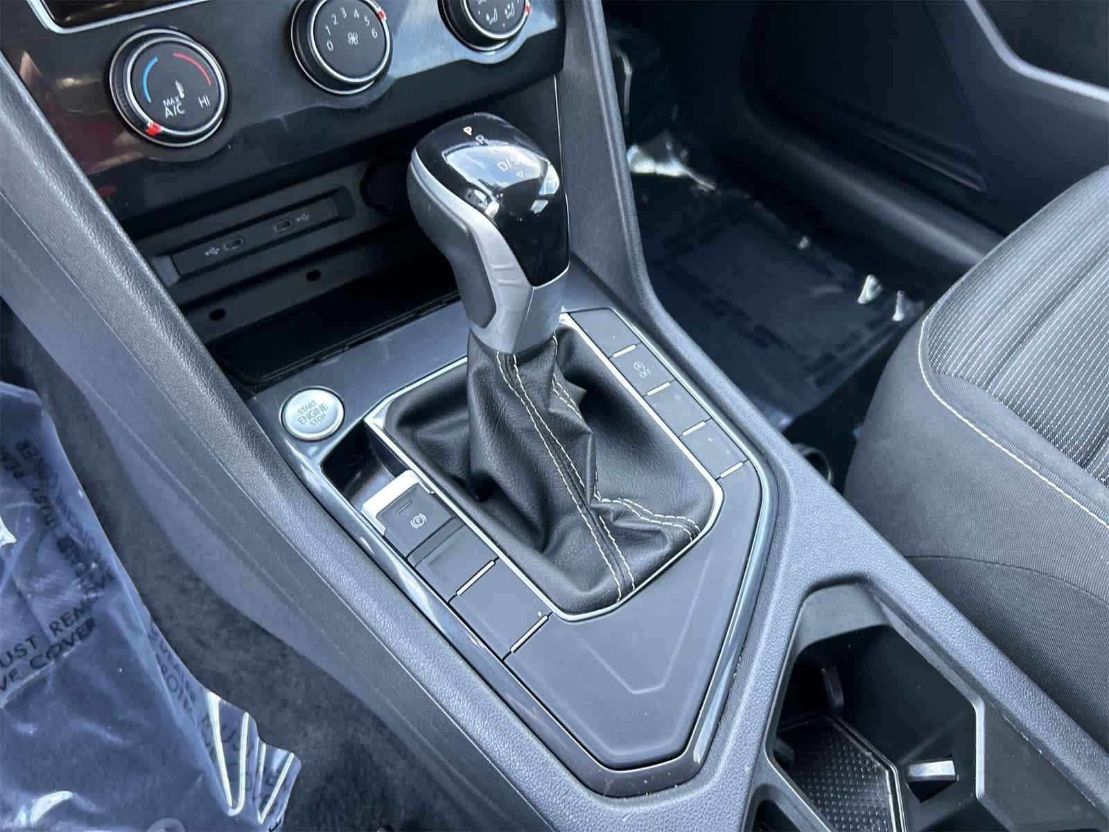 Thumbnail: 2024 Volkswagen Tiguan - 17