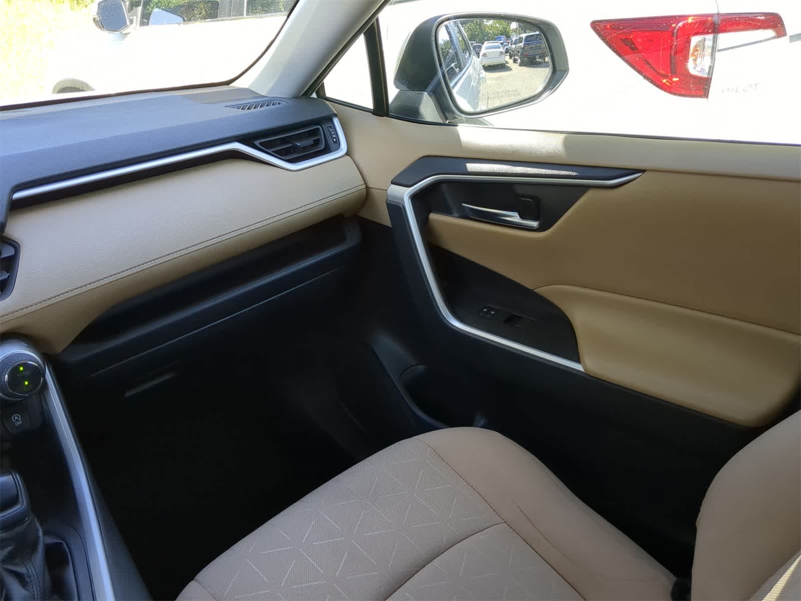 Thumbnail: 2021 Toyota RAV4 - 16