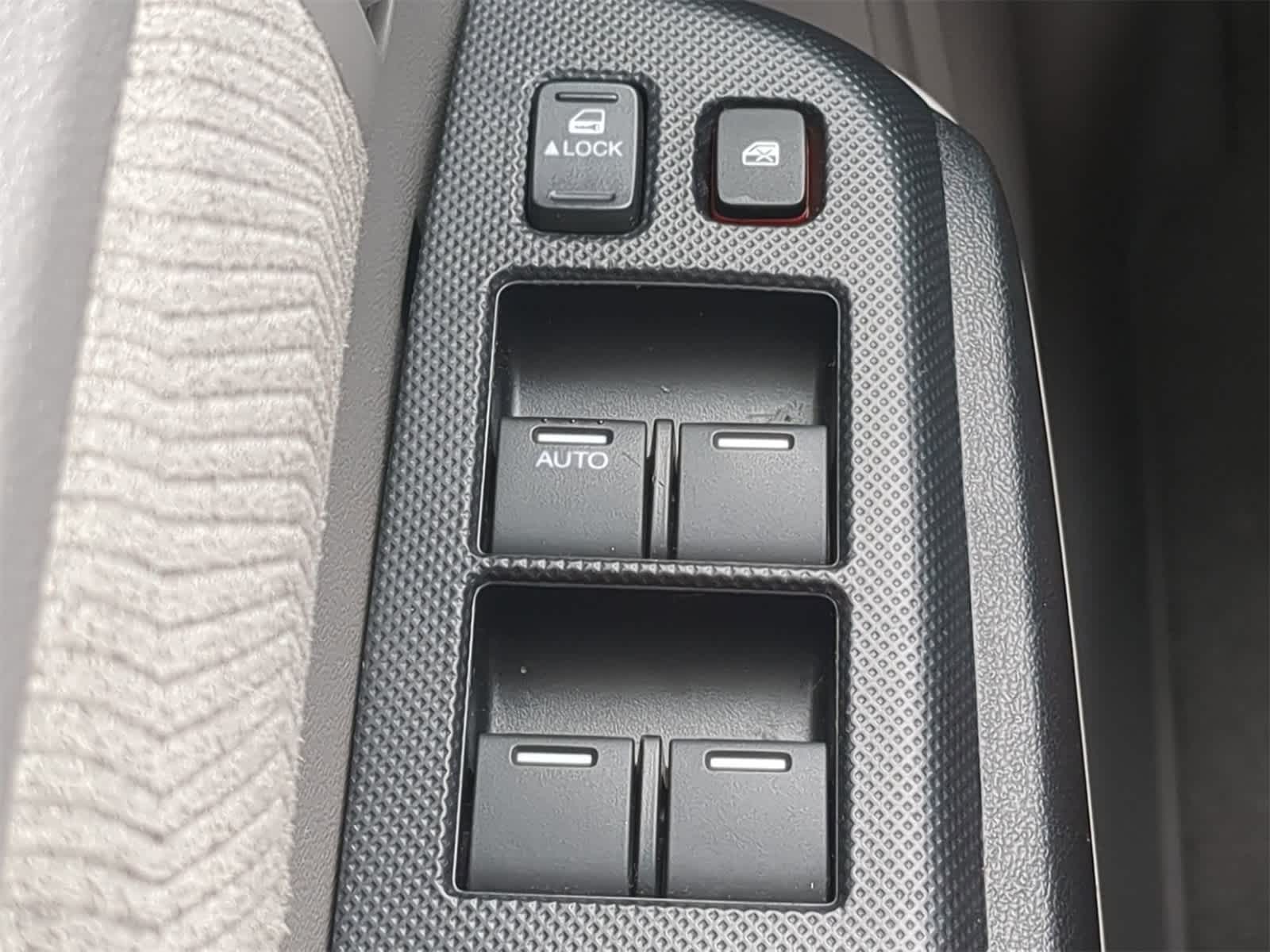 Thumbnail: 2014 Honda Insight - 20