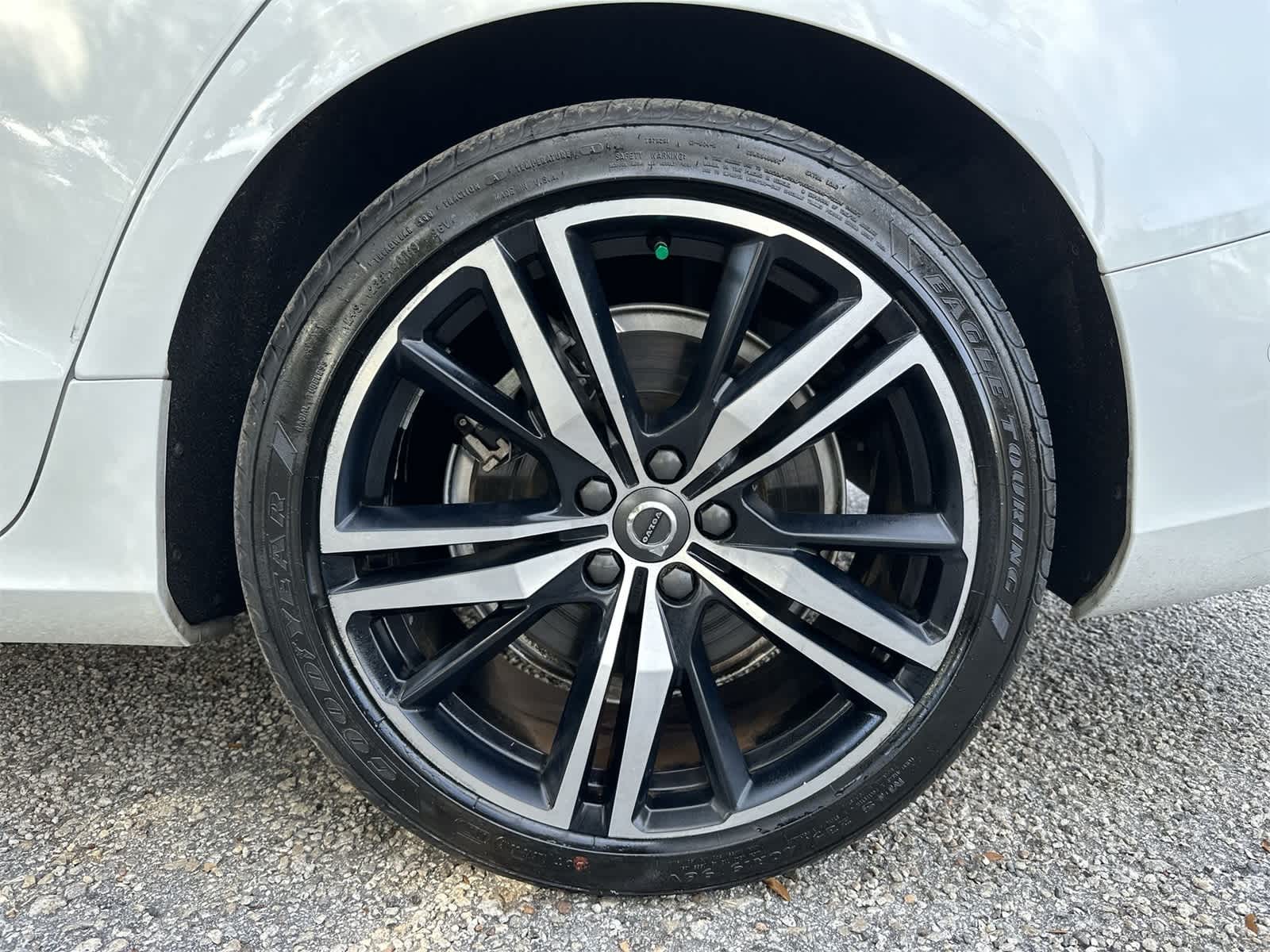 Thumbnail: 2020 Volvo V60 - 8