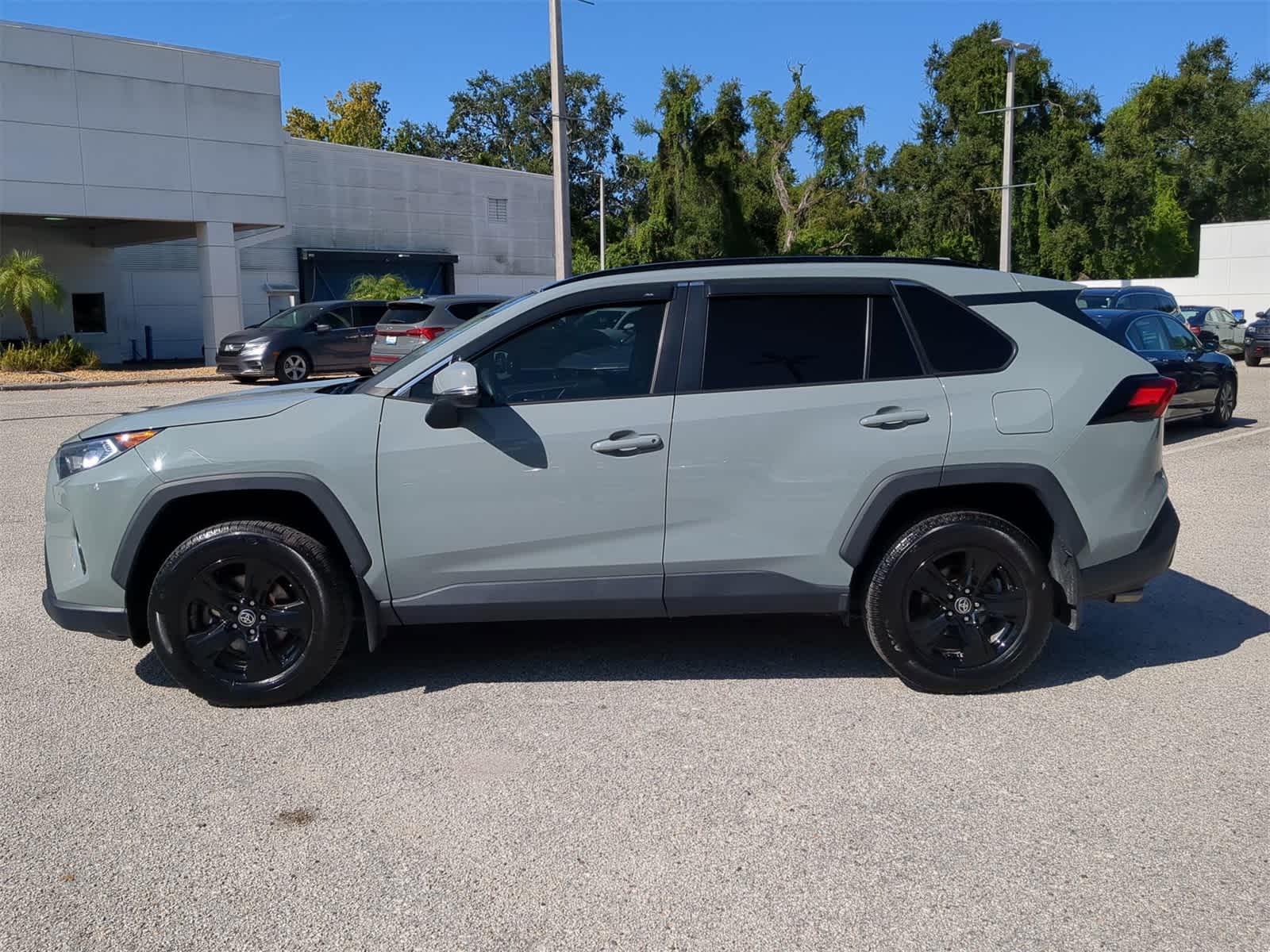 Thumbnail: 2021 Toyota RAV4 - 4