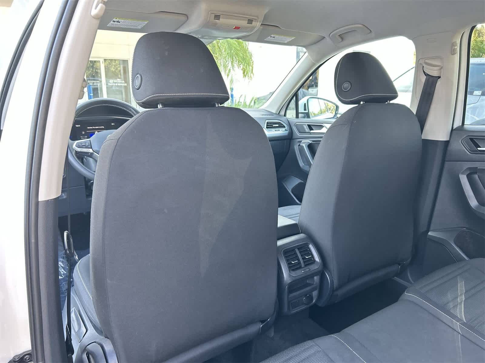 Thumbnail: 2024 Volkswagen Tiguan - 12