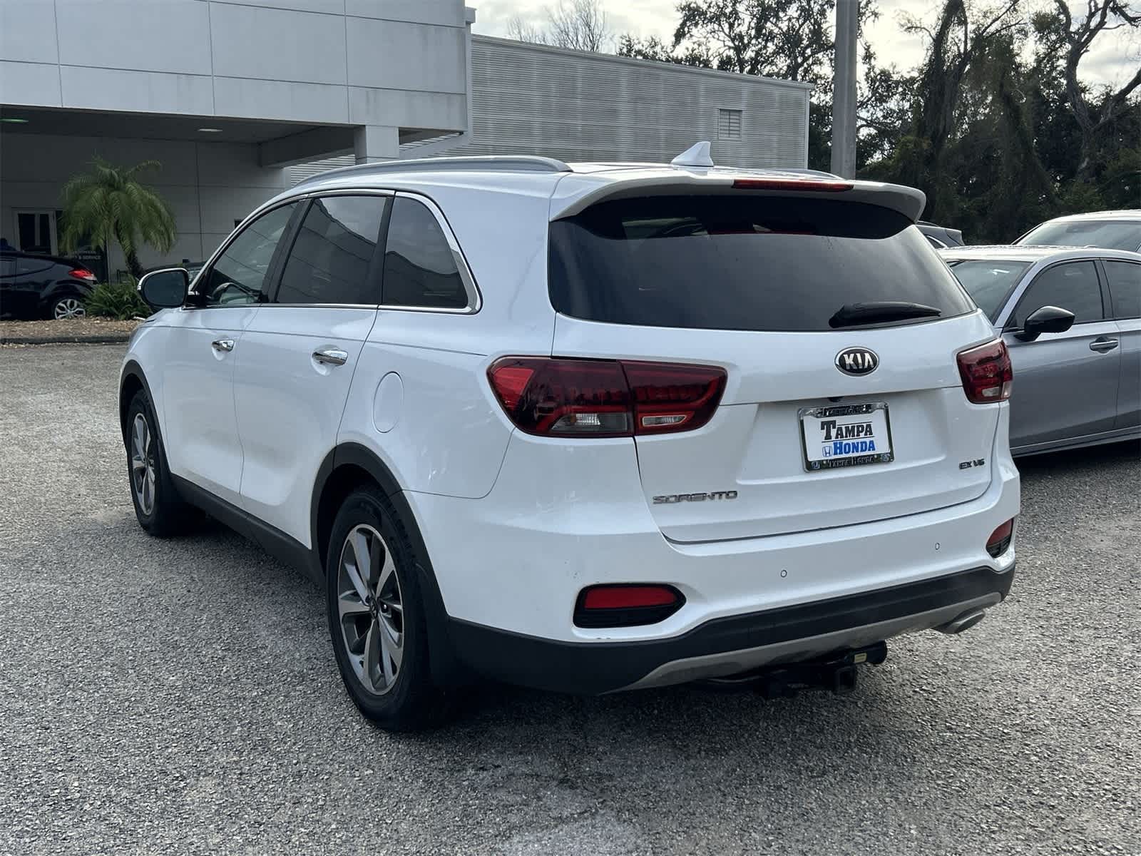 Thumbnail: 2019 Kia Sorento - 4