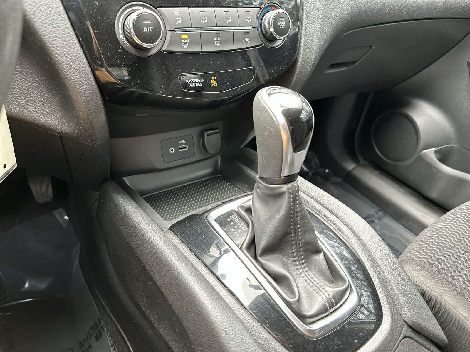 Thumbnail: 2019 Nissan Rogue Sport - 18