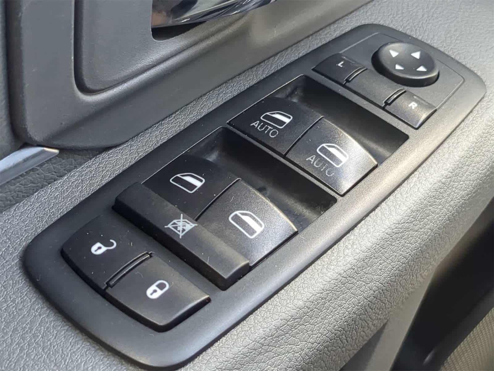 Thumbnail: 2020 RAM 1500 Classic - 21