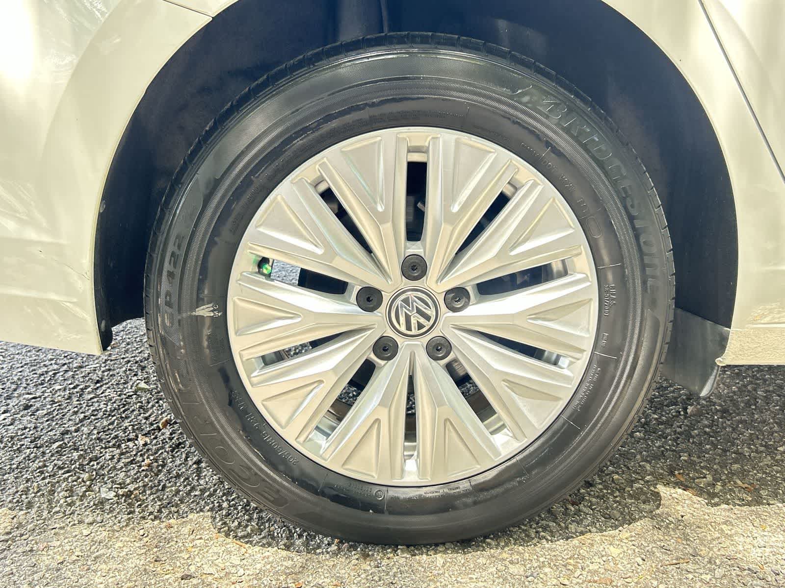 Thumbnail: 2019 Volkswagen Jetta - 5