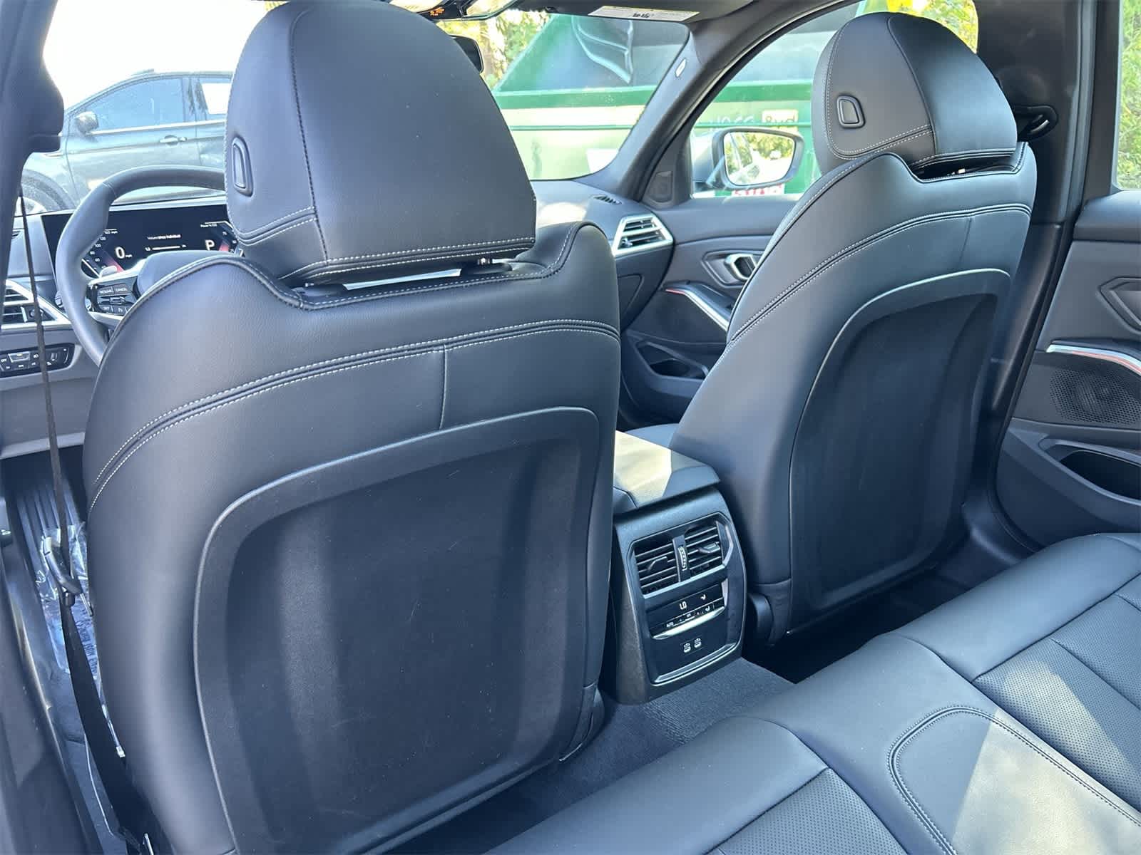 Thumbnail: 2025 BMW 3 Series - 12