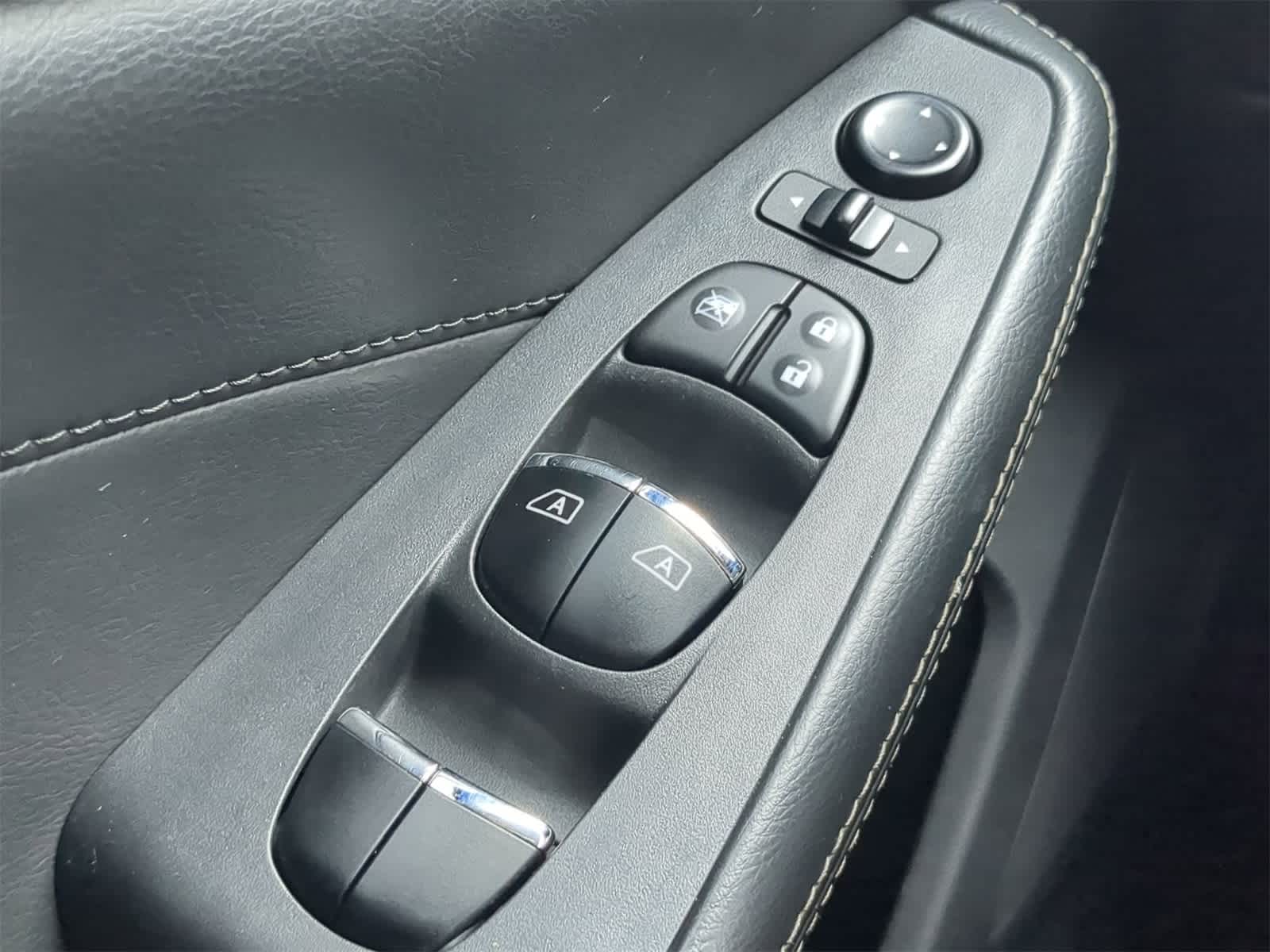 Thumbnail: 2016 Nissan Maxima - 23