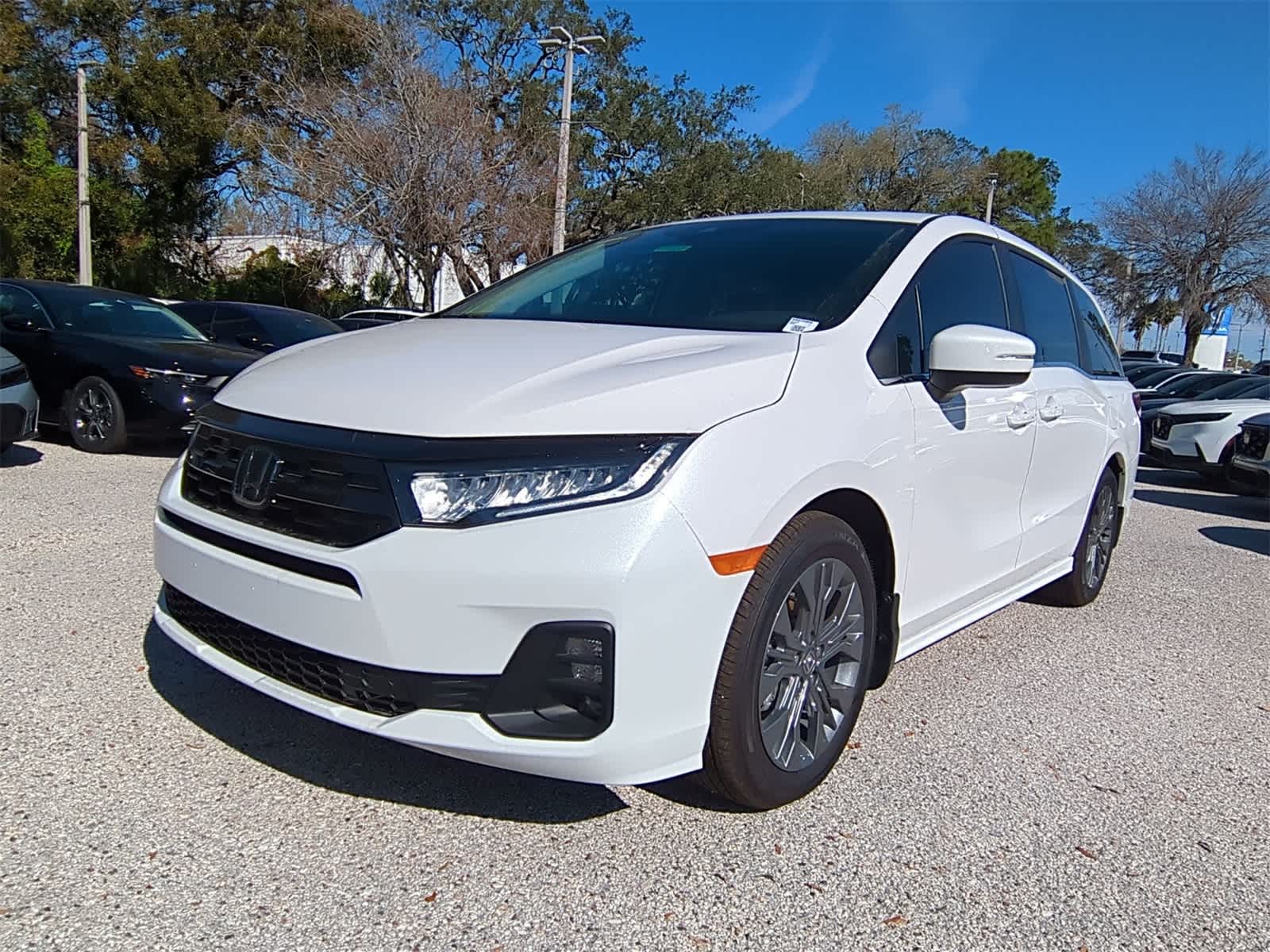 2025 Honda Odyssey Touring 2