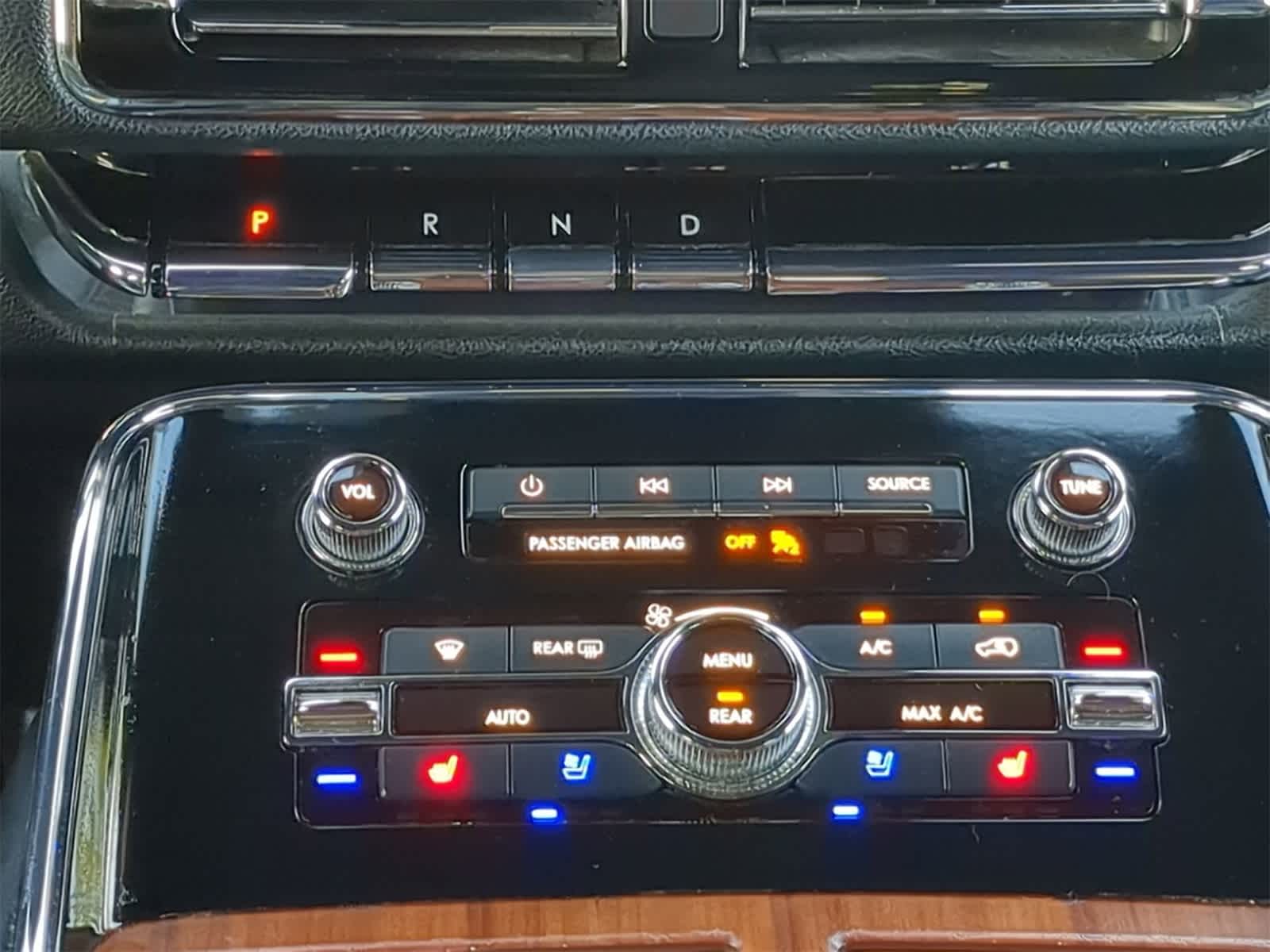 Thumbnail: 2019 Lincoln Navigator L - 19
