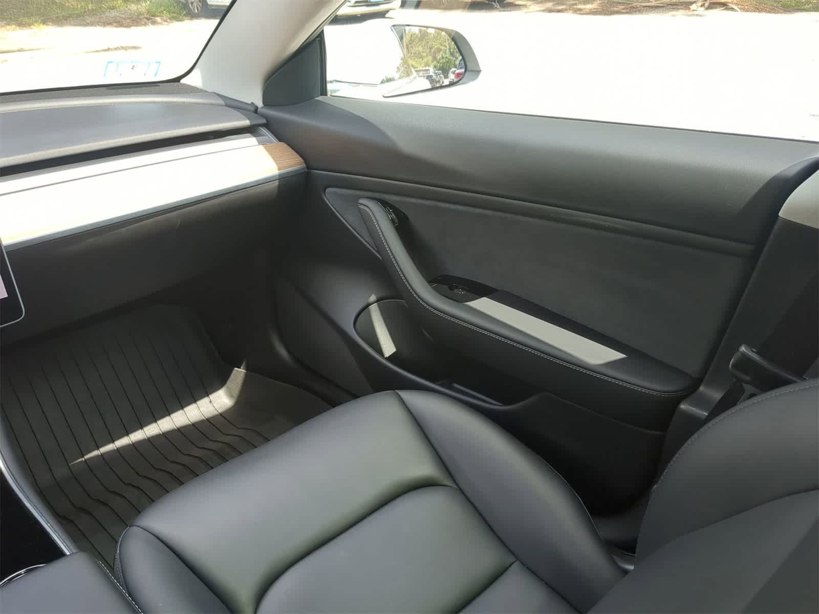 Thumbnail: 2020 Tesla Model 3 - 16