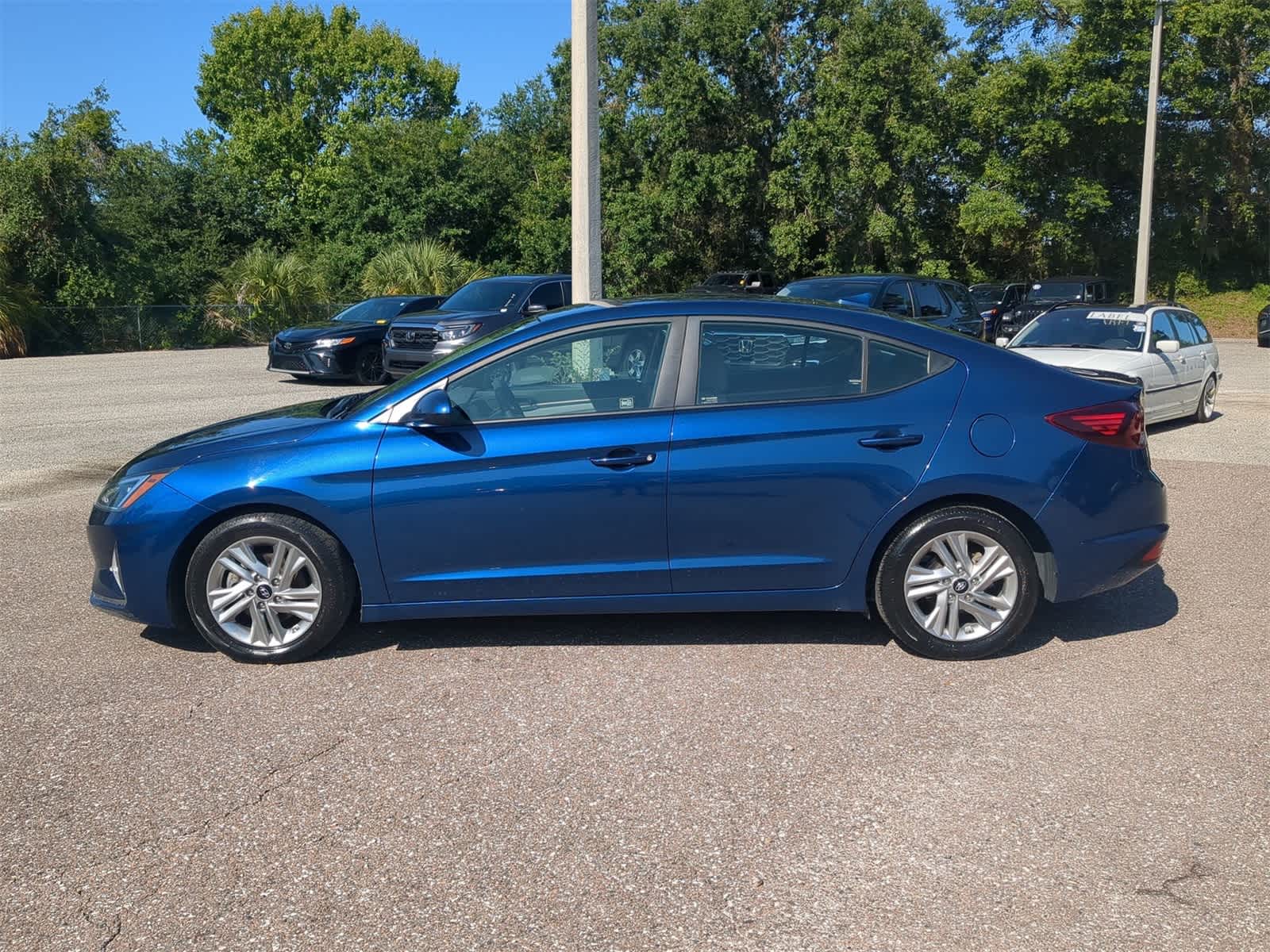 Thumbnail: 2020 Hyundai Elantra - 3