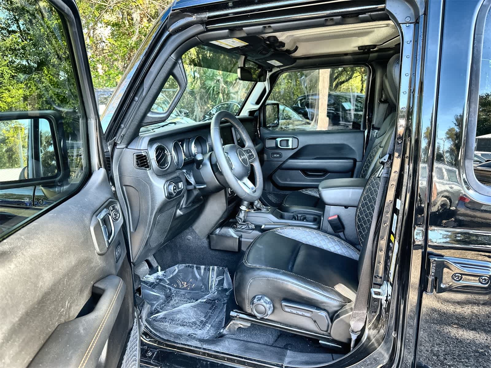 Thumbnail: 2023 Jeep Gladiator - 2