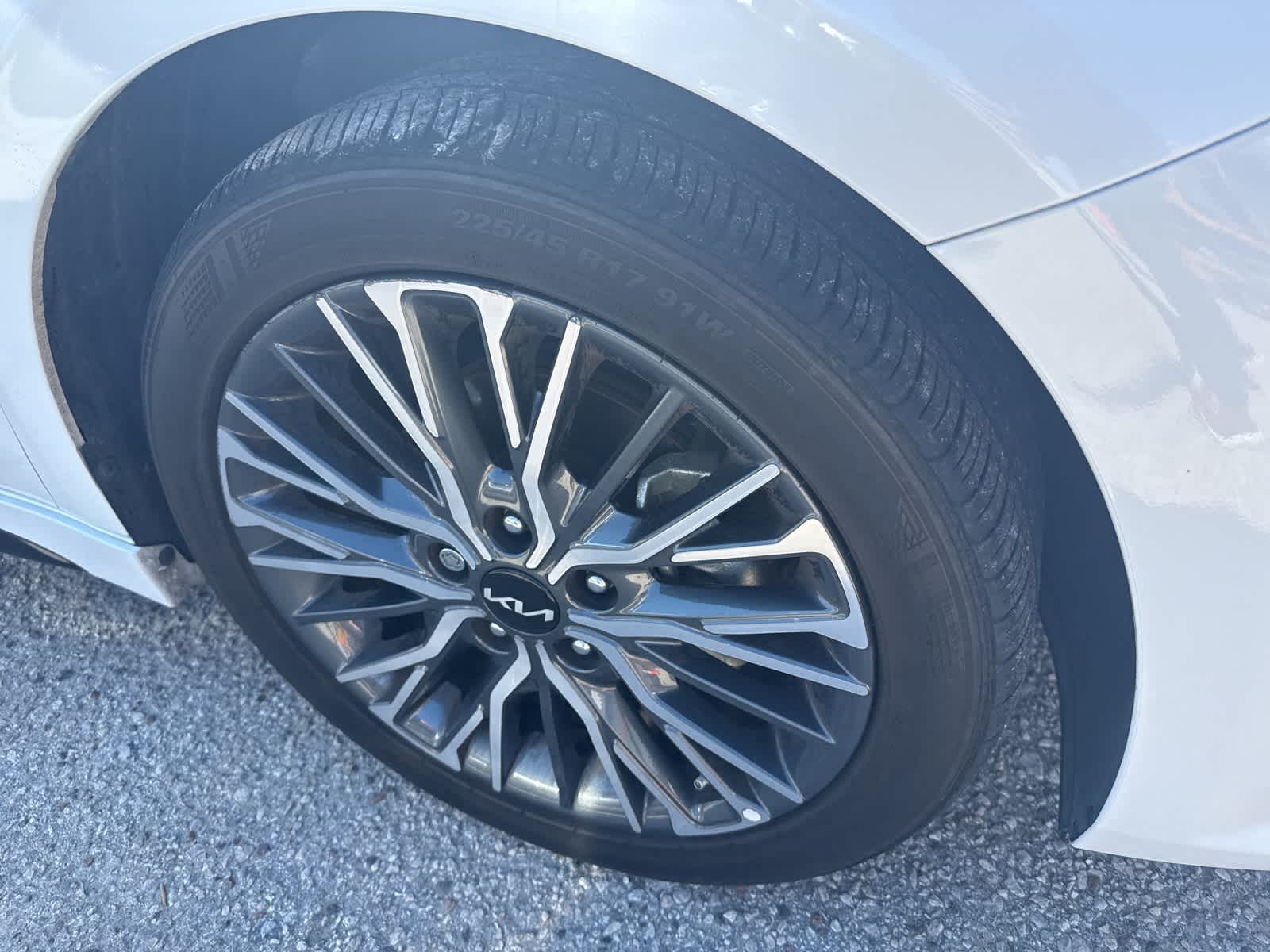 Thumbnail: 2024 Kia Forte - 4