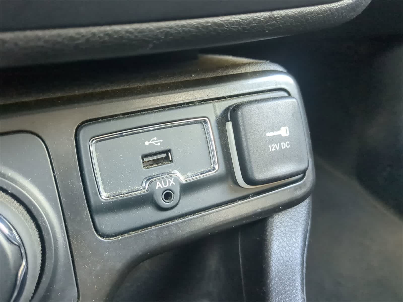 Thumbnail: 2021 Jeep Renegade - 20