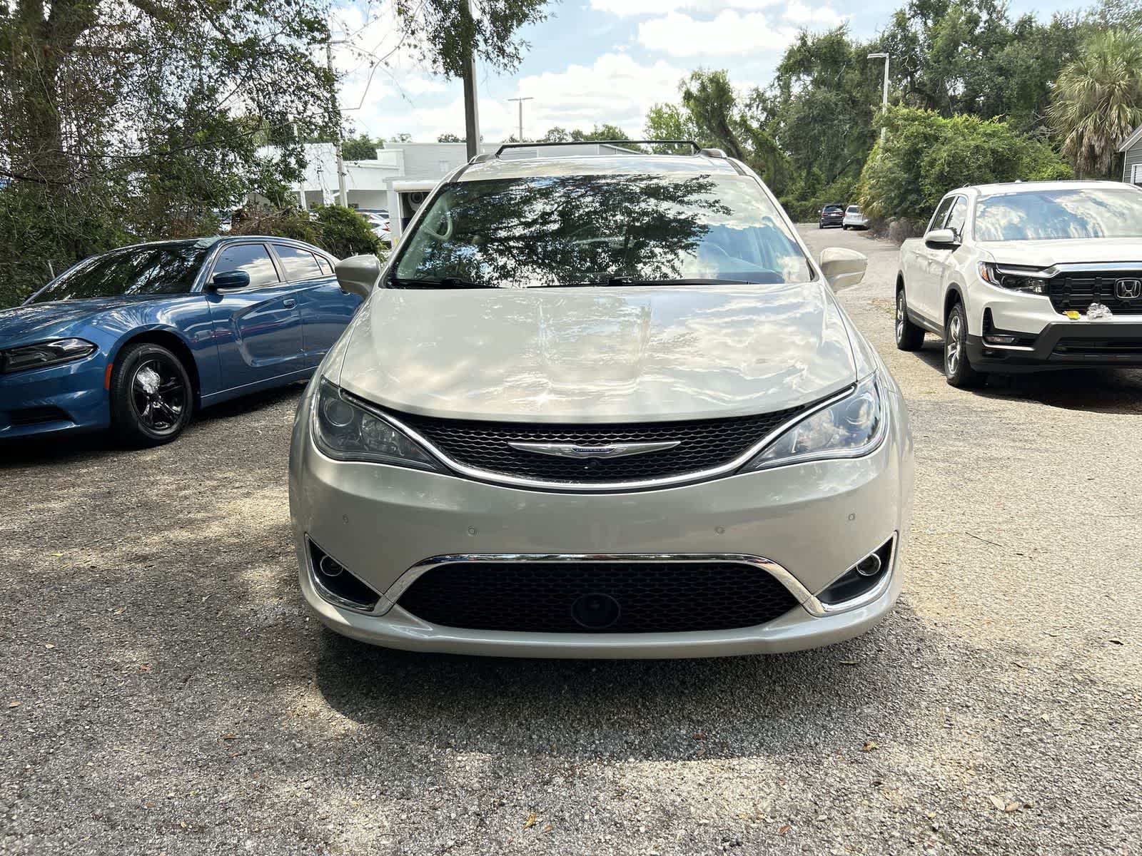Thumbnail: 2020 Chrysler Pacifica - 3