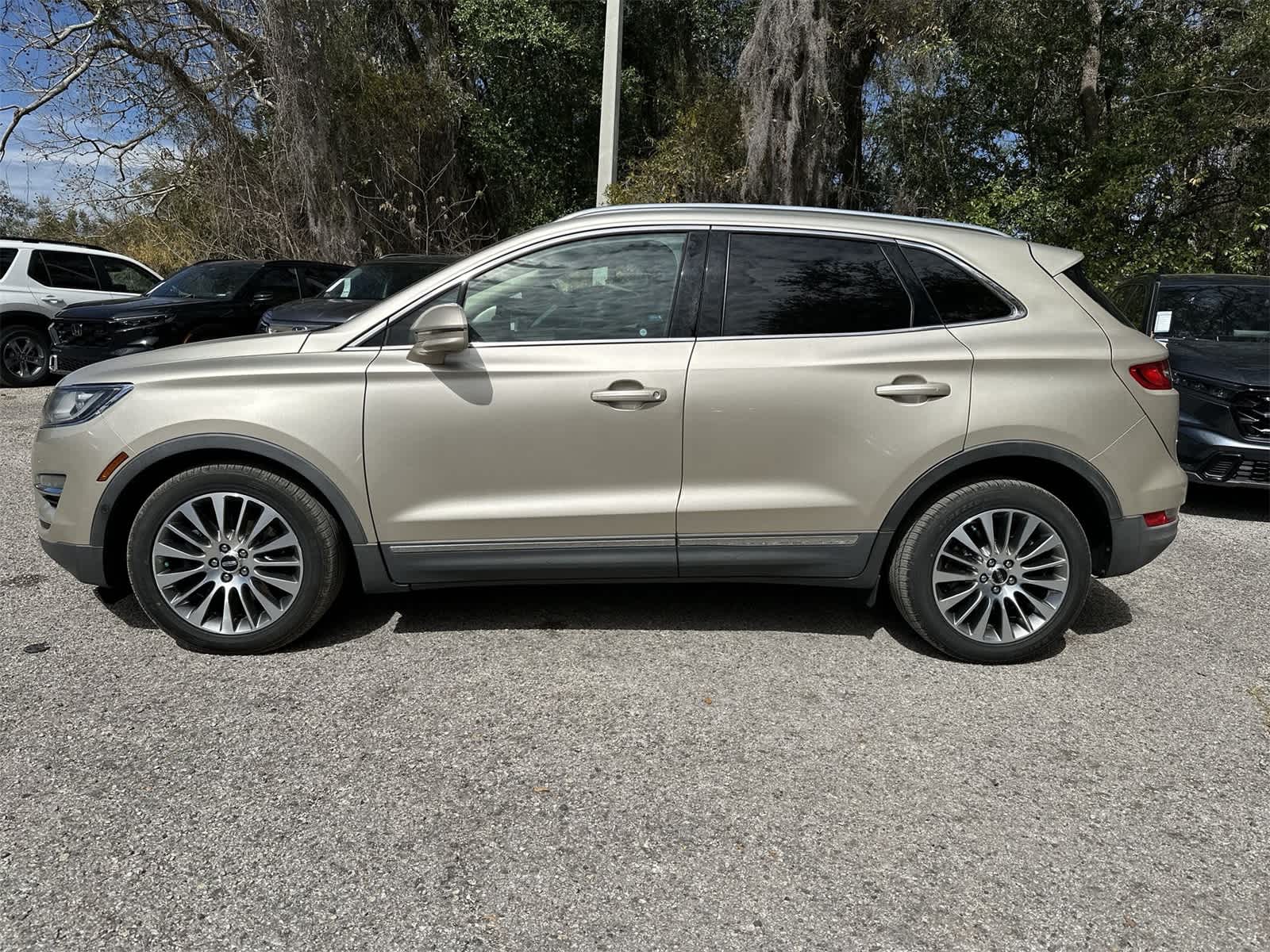 Thumbnail: 2017 Lincoln MKC - 3
