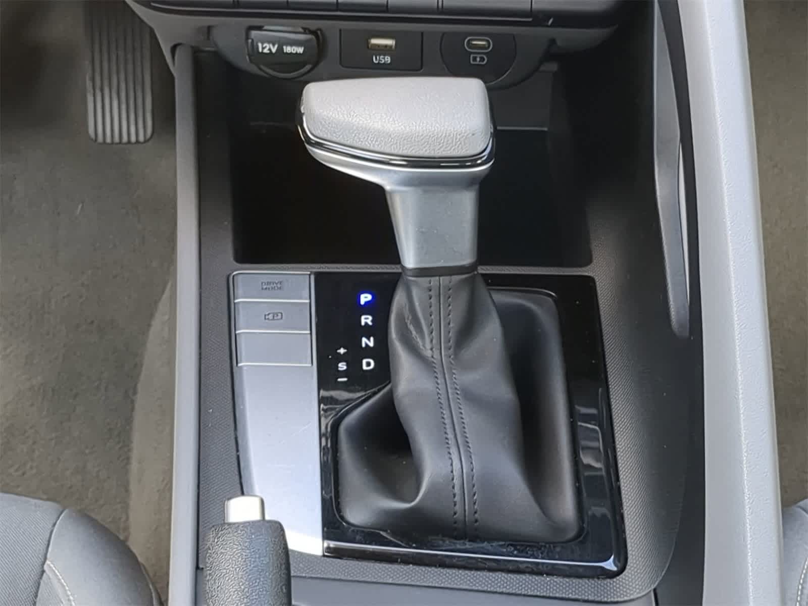 Thumbnail: 2024 Hyundai Elantra - 18
