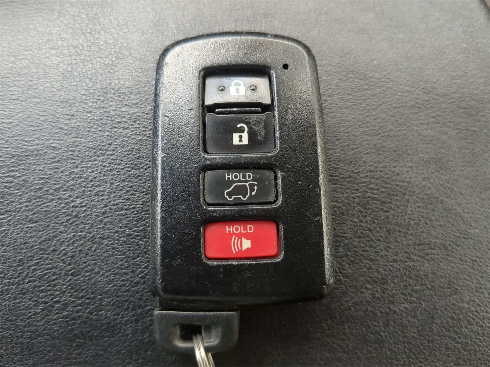 Thumbnail: 2015 Toyota RAV4 - 27