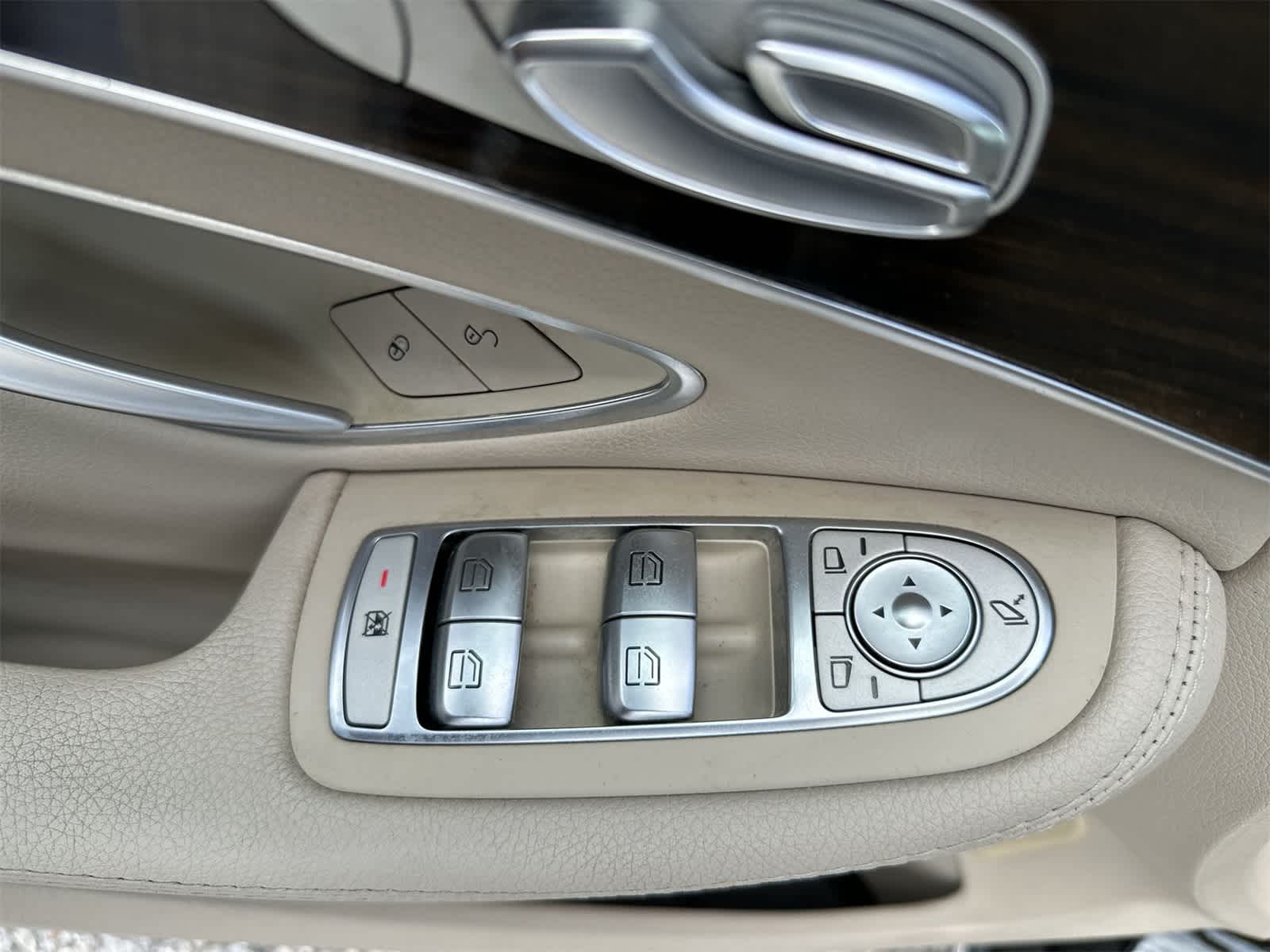 Thumbnail: 2017 Mercedes-Benz C-Class - 7