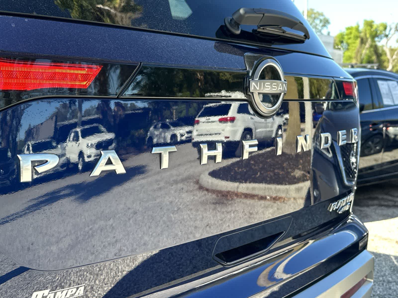 Thumbnail: 2023 Nissan Pathfinder - 8