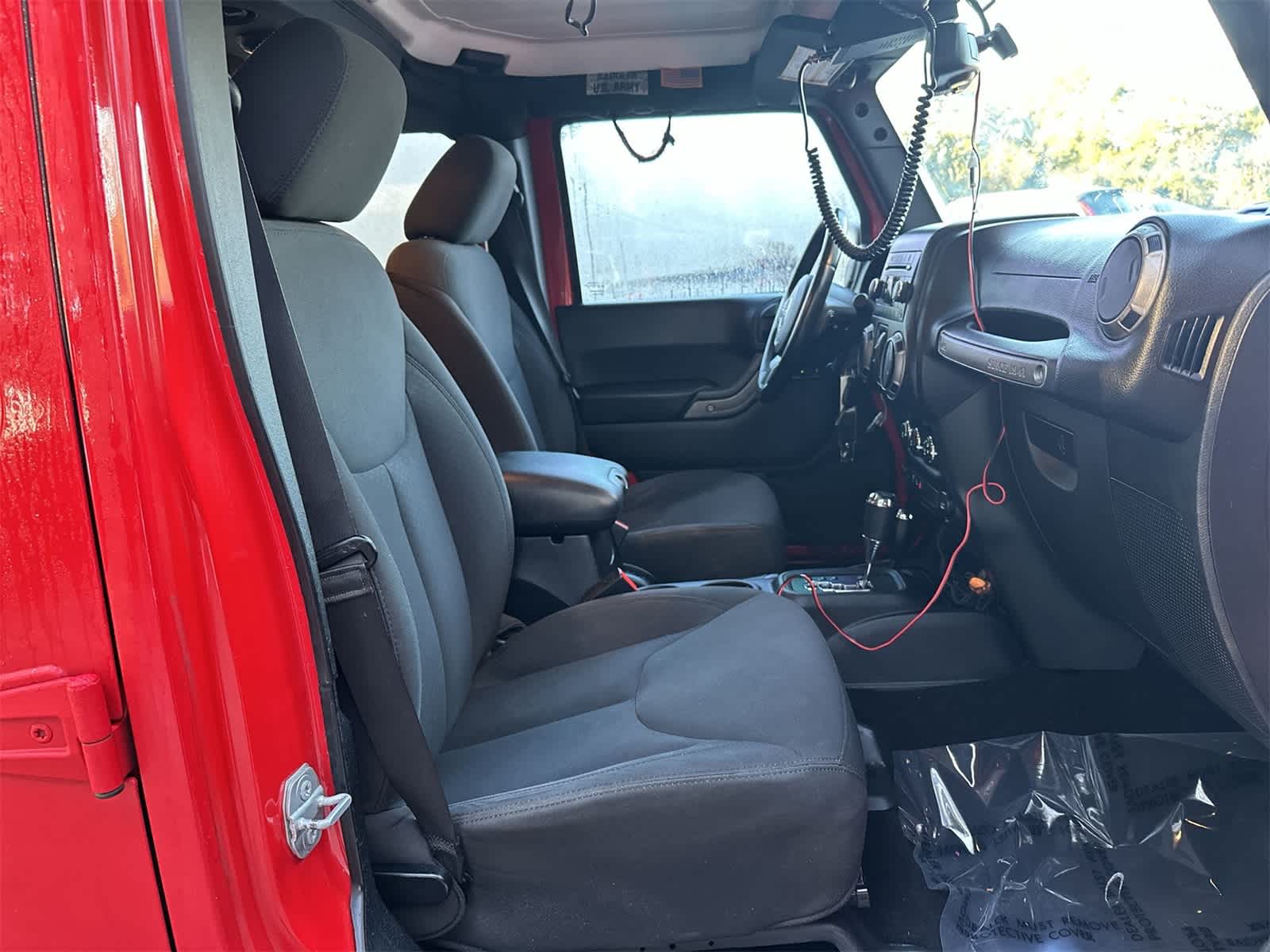 Thumbnail: 2015 Jeep Wrangler - 14