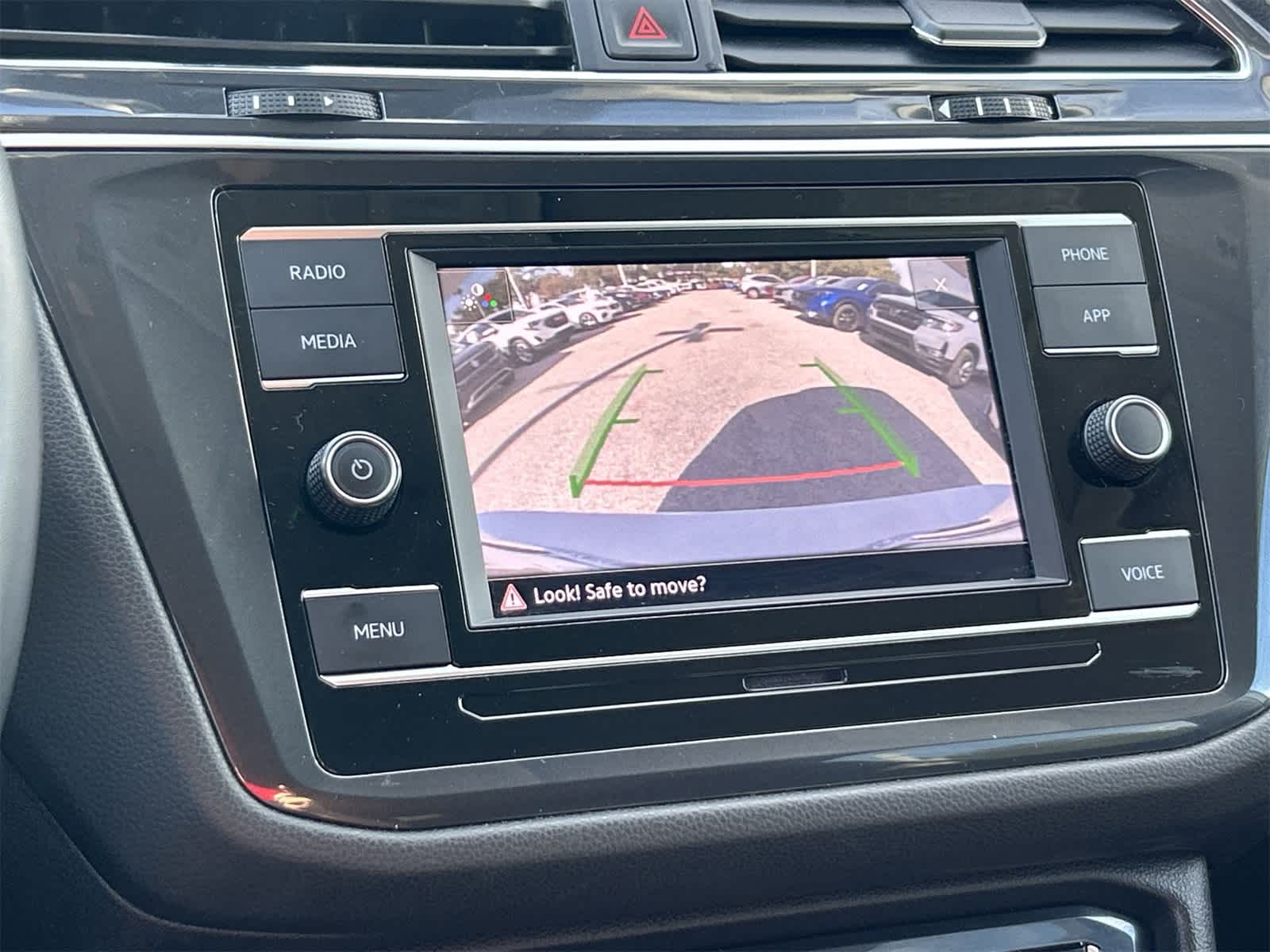 Thumbnail: 2024 Volkswagen Tiguan - 22