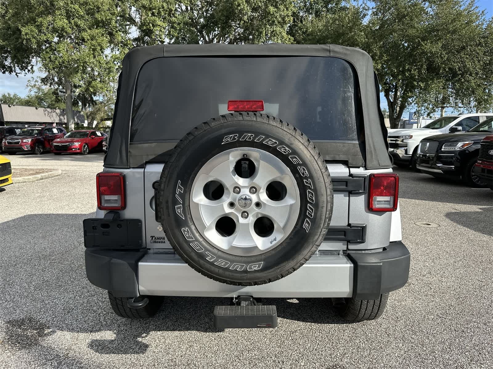 Thumbnail: 2015 Jeep Wrangler - 14