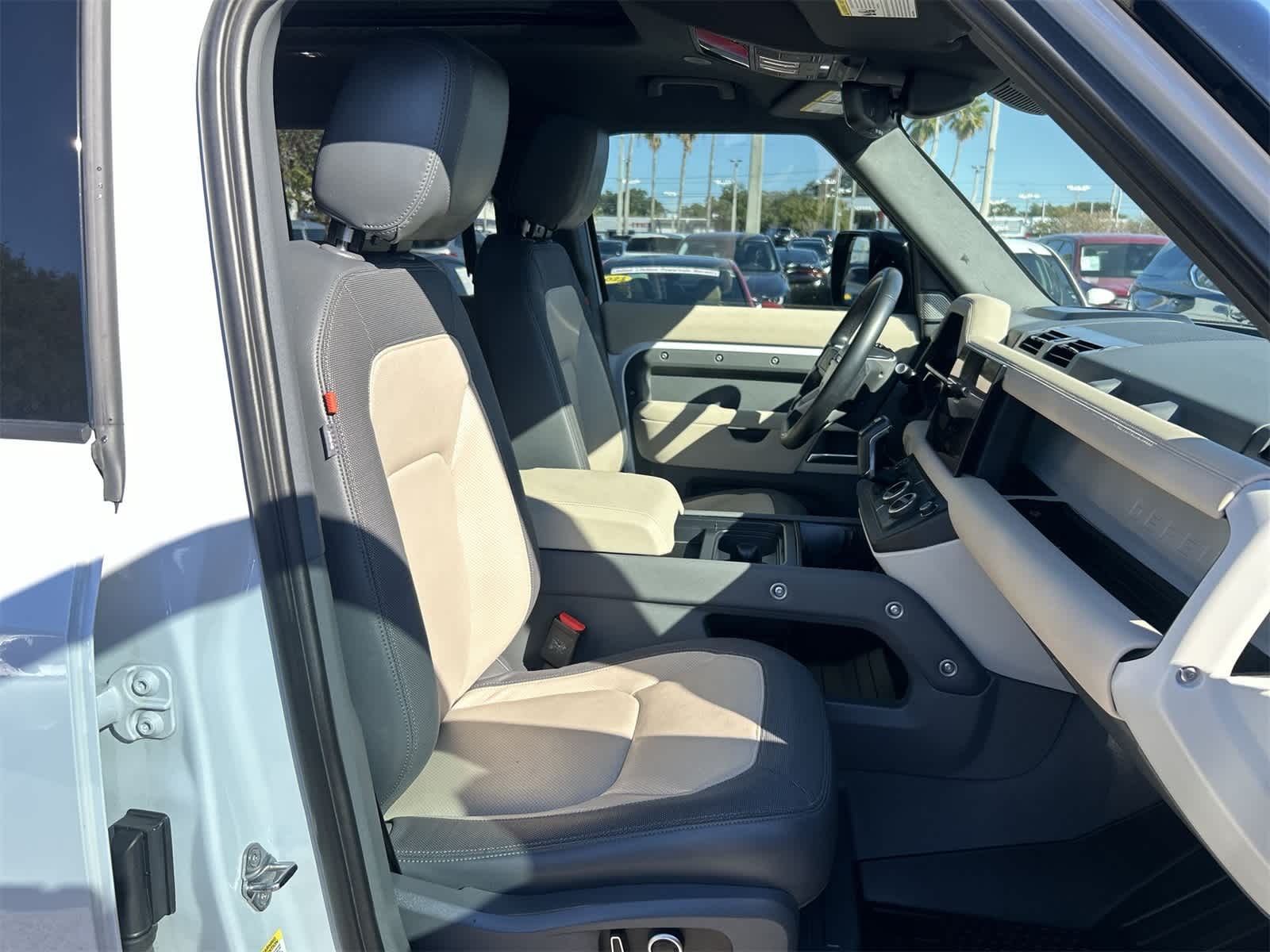 Thumbnail: 2023 Land Rover Defender - 14