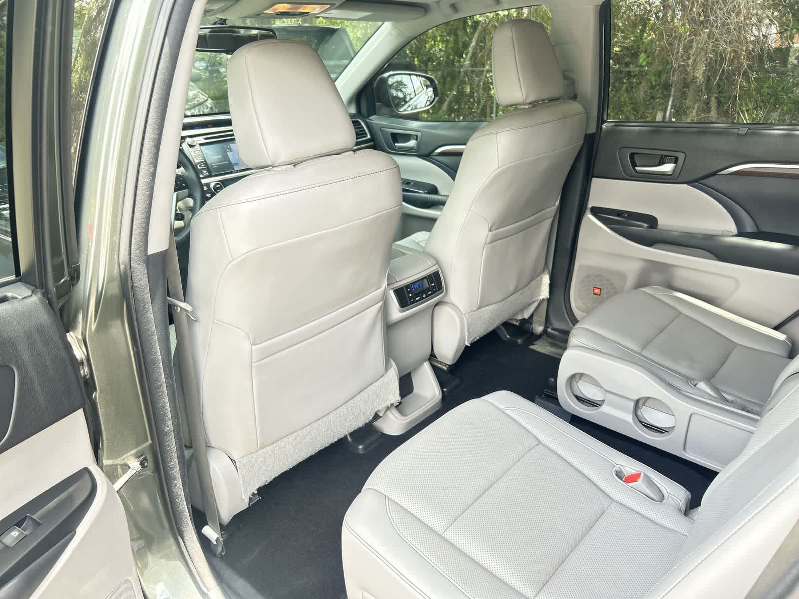 Thumbnail: 2014 Toyota Highlander - 12