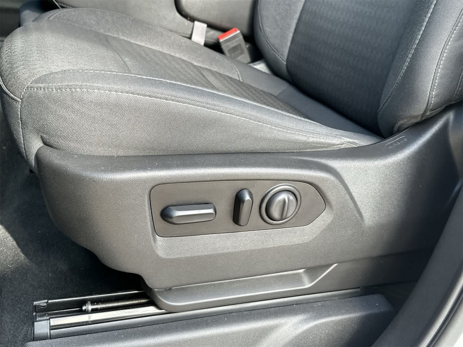 Thumbnail: 2020 Chevrolet Silverado 1500 - 6