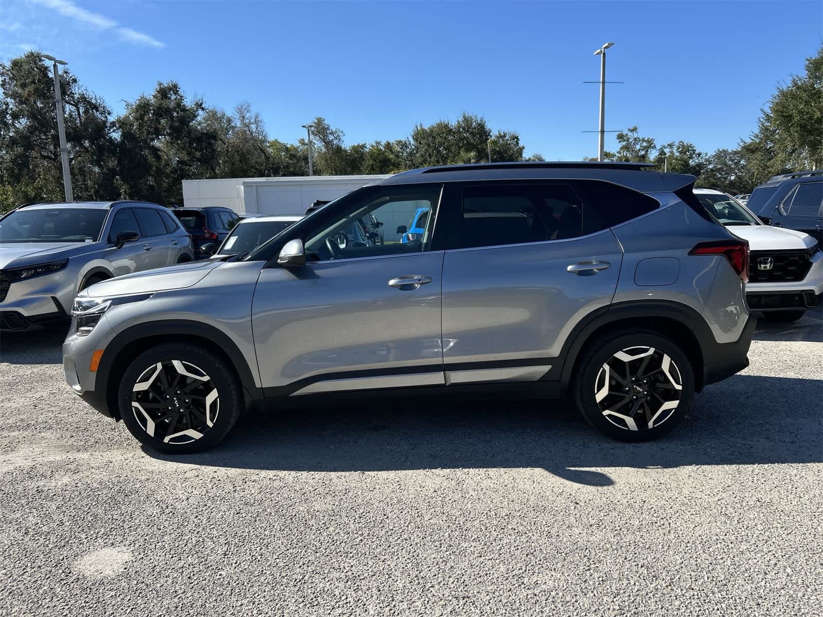 Thumbnail: 2024 Kia Seltos - 3