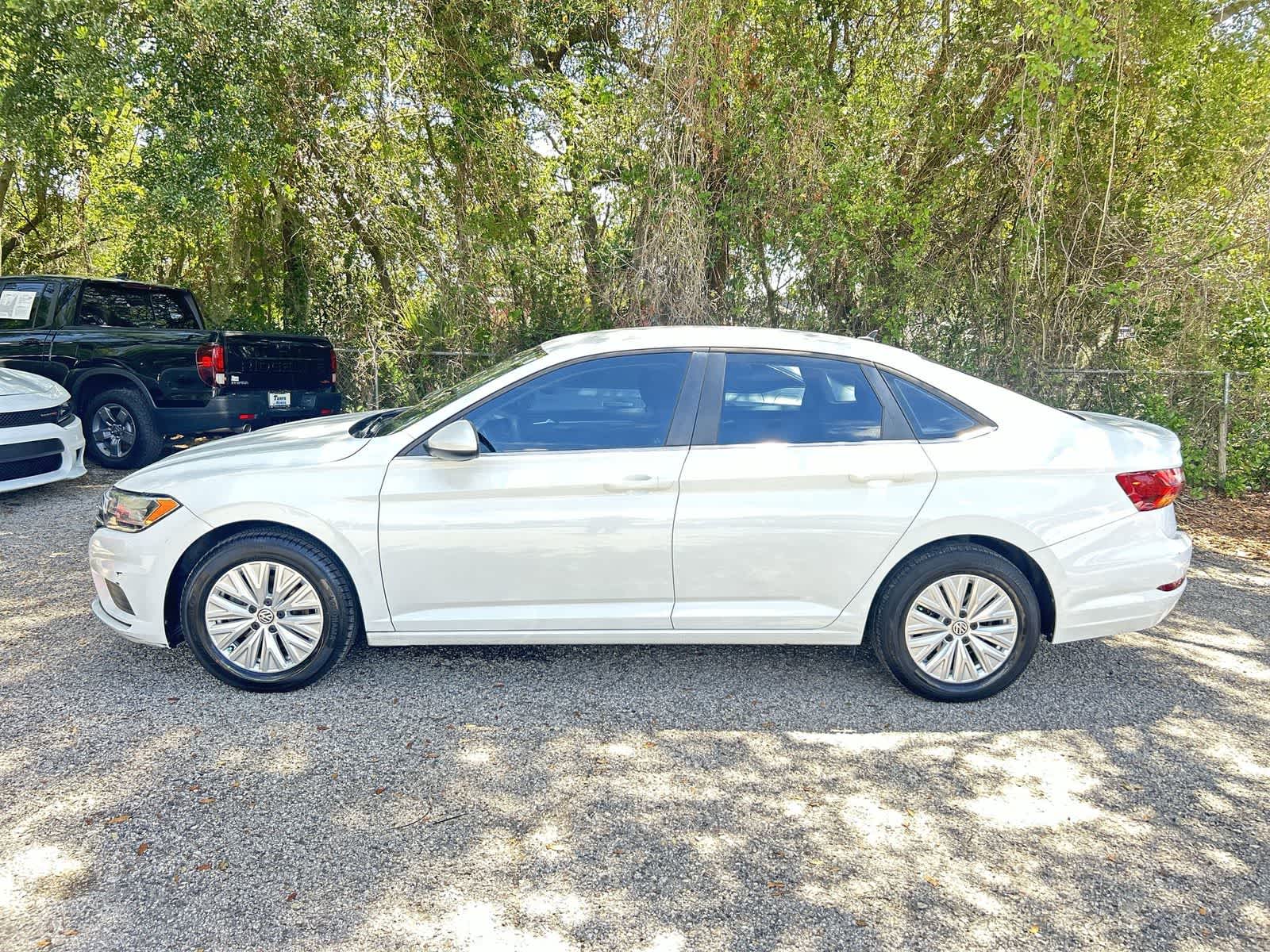 Thumbnail: 2019 Volkswagen Jetta - 4