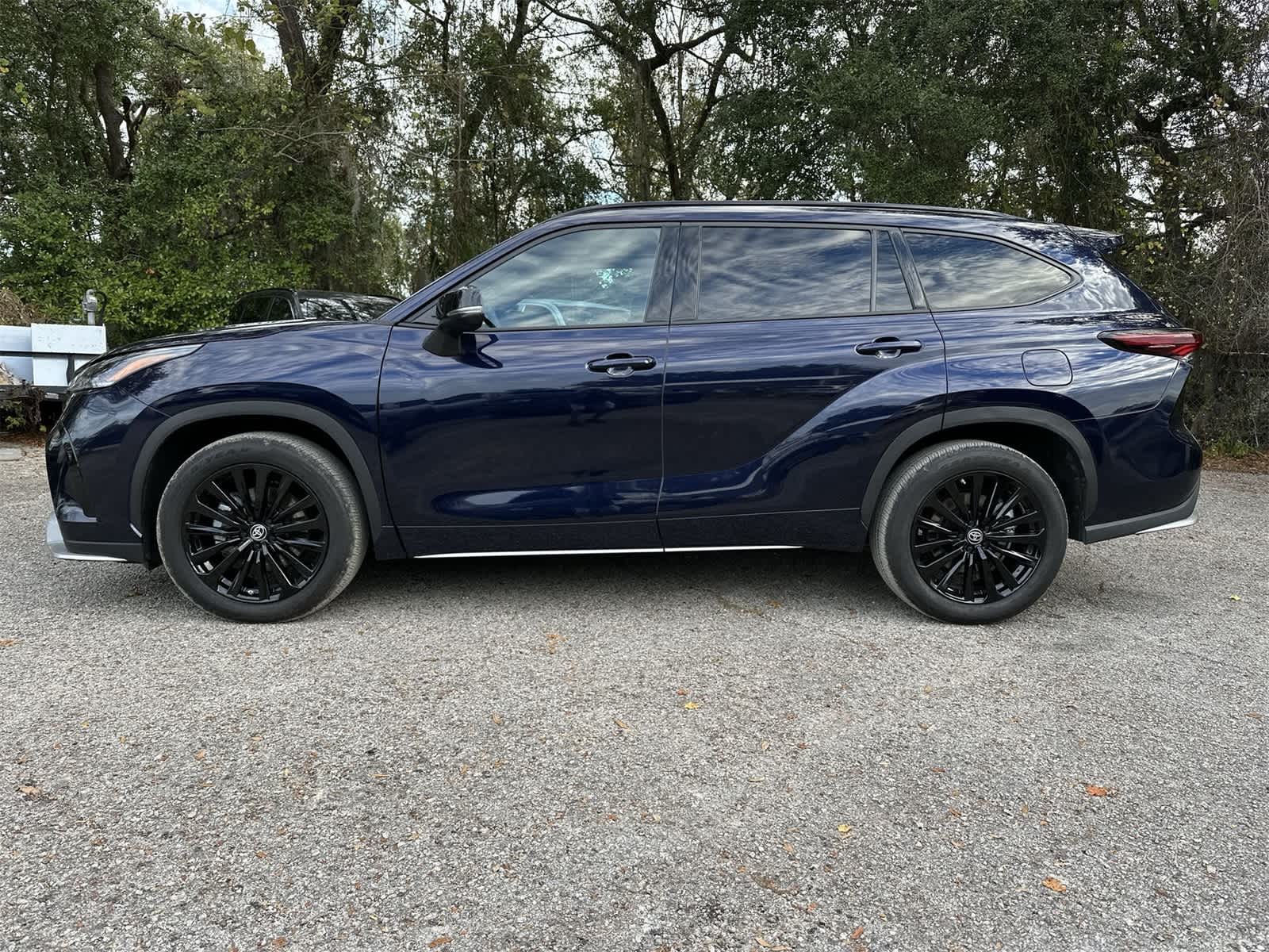 Thumbnail: 2024 Toyota Highlander - 3