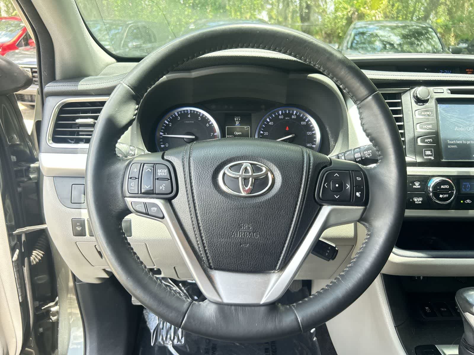 Thumbnail: 2014 Toyota Highlander - 16