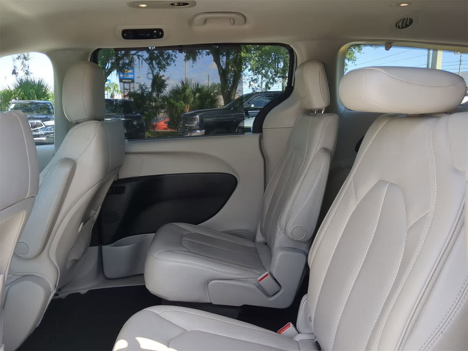 Thumbnail: 2021 Chrysler Voyager - 13