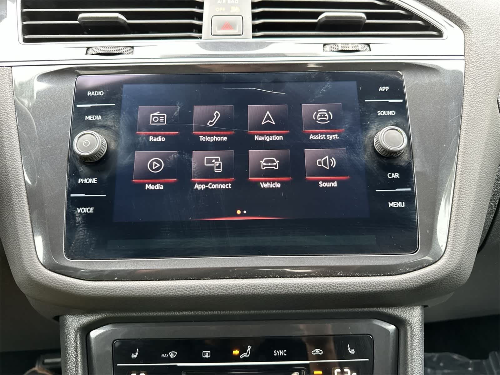 Thumbnail: 2024 Volkswagen Tiguan - 12