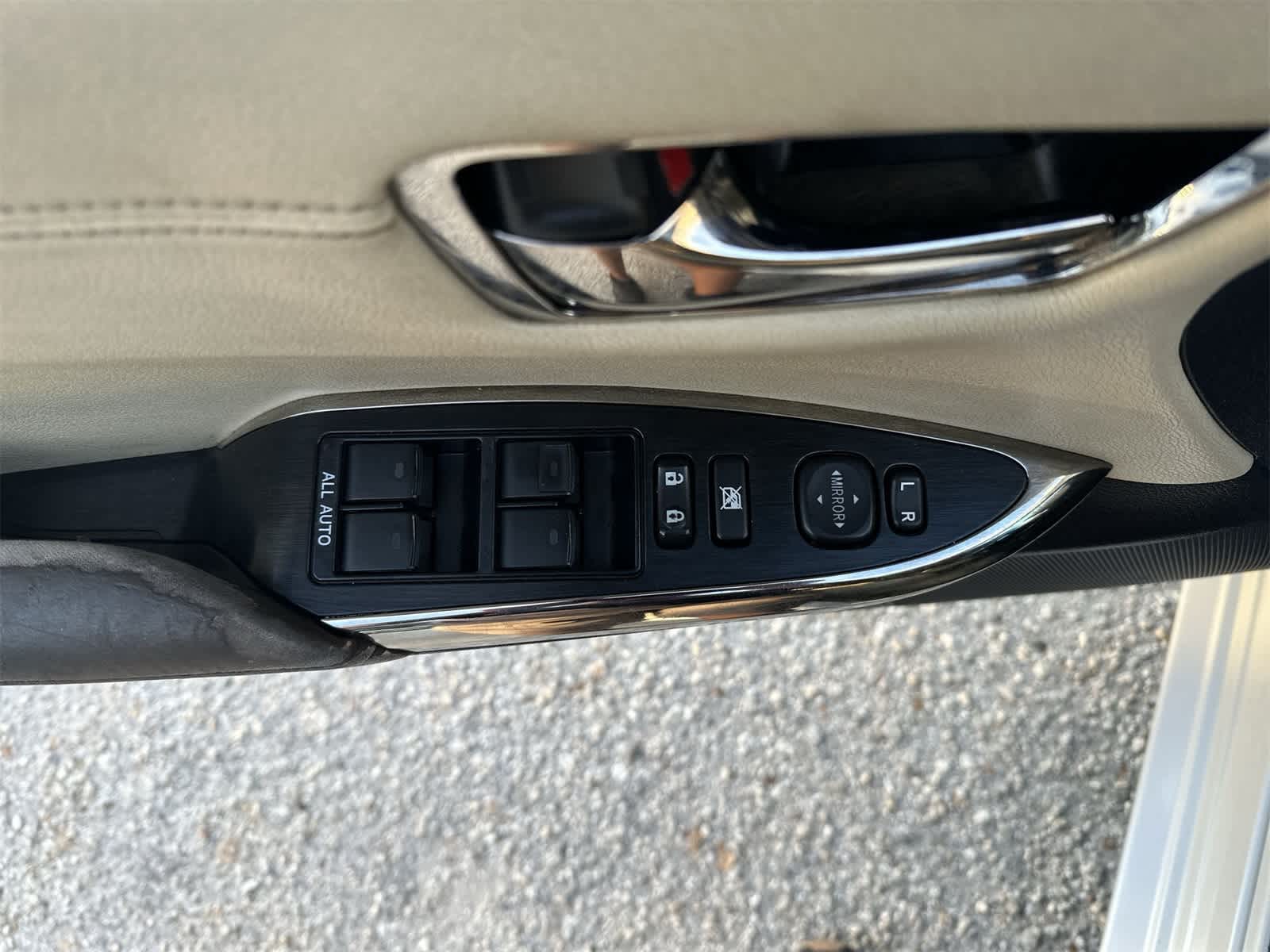 Thumbnail: 2013 Toyota Avalon - 7