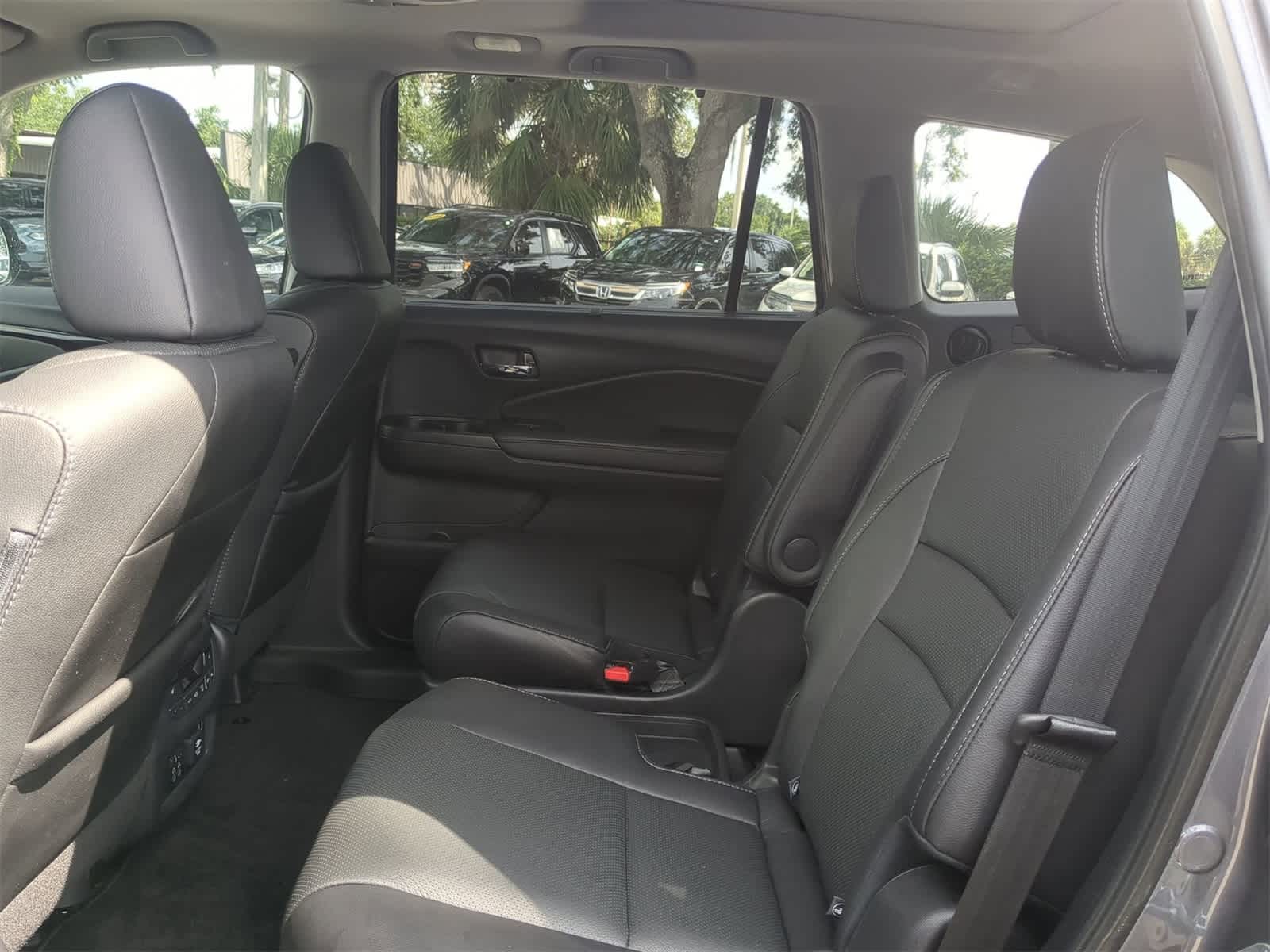 Thumbnail: 2019 Honda Pilot - 13