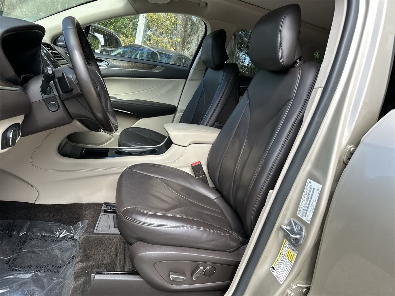 Thumbnail: 2017 Lincoln MKC - 10