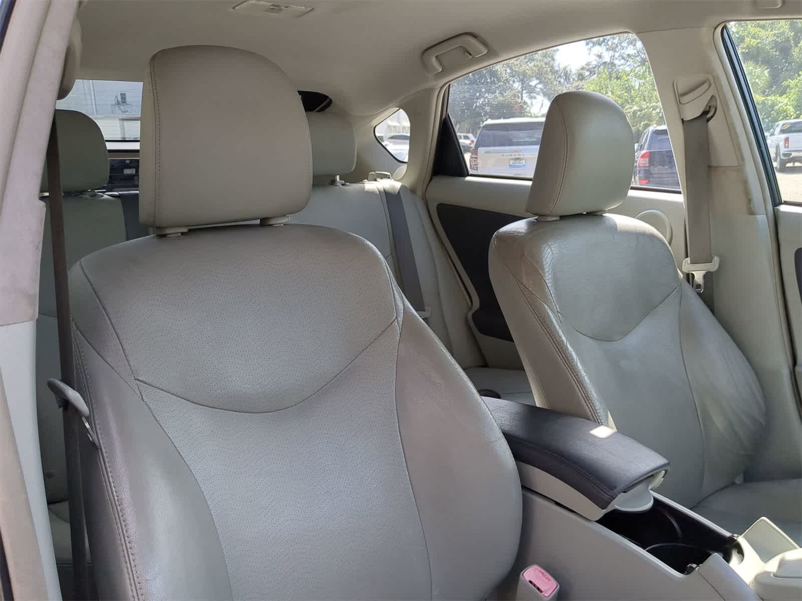 Thumbnail: 2011 Toyota Prius - 7
