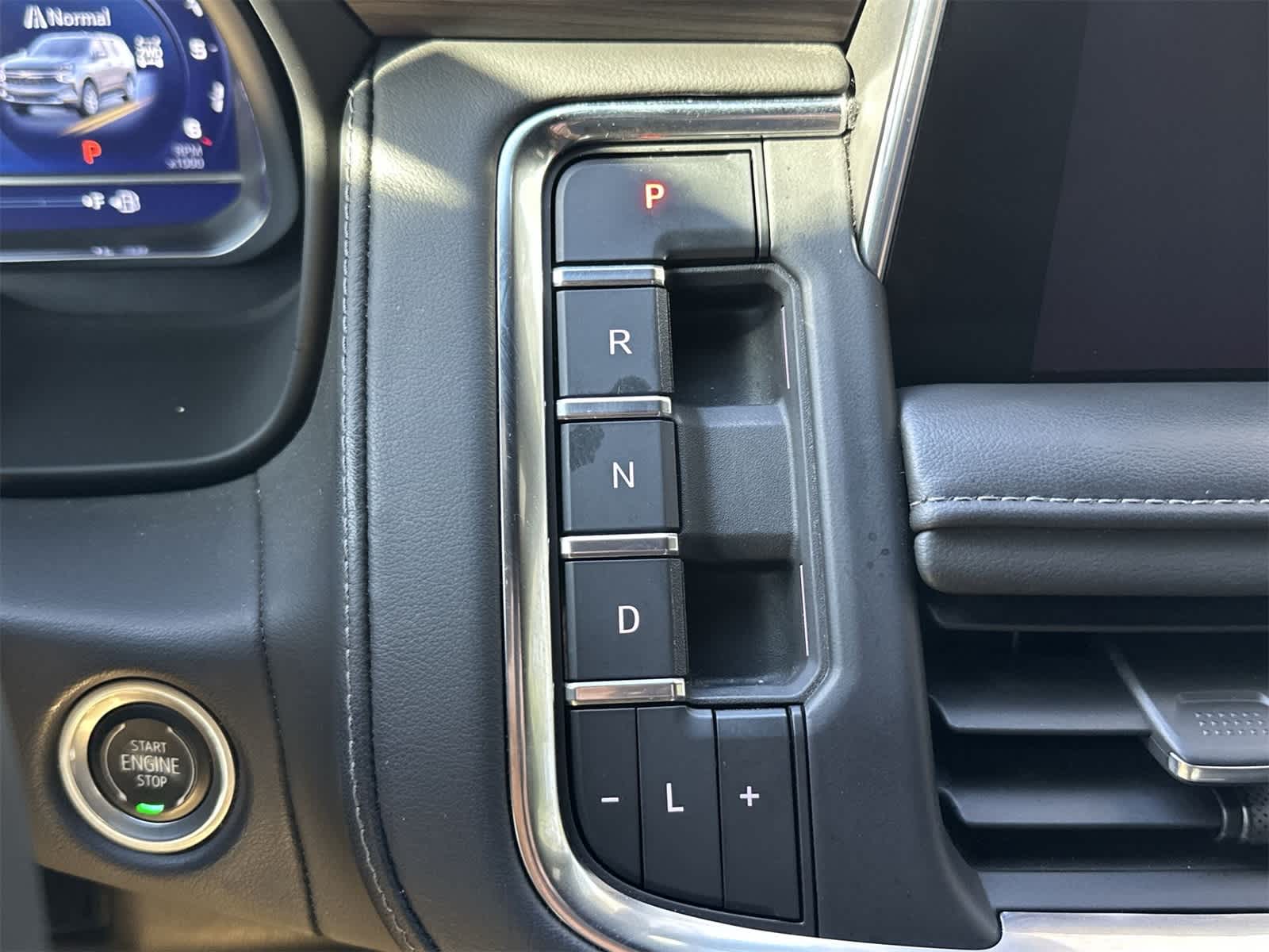 Thumbnail: 2022 Chevrolet Tahoe - 16