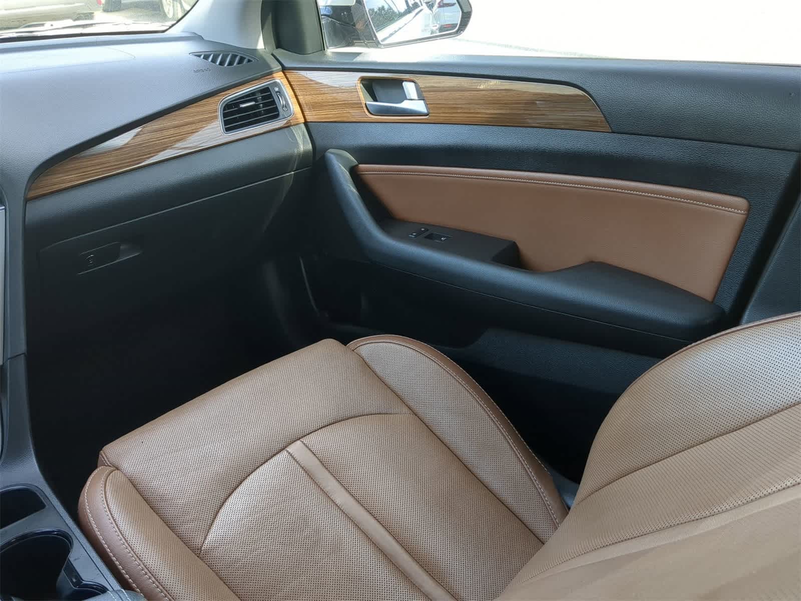 Thumbnail: 2015 Hyundai Sonata - 16